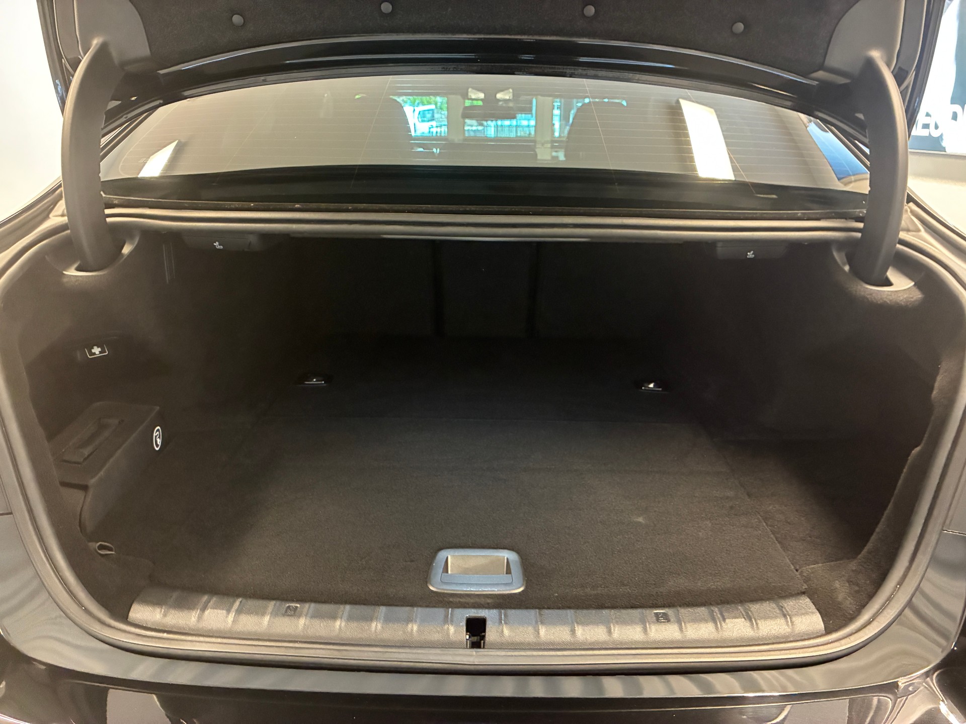 BMW 530e xDrive M Sport-image-16