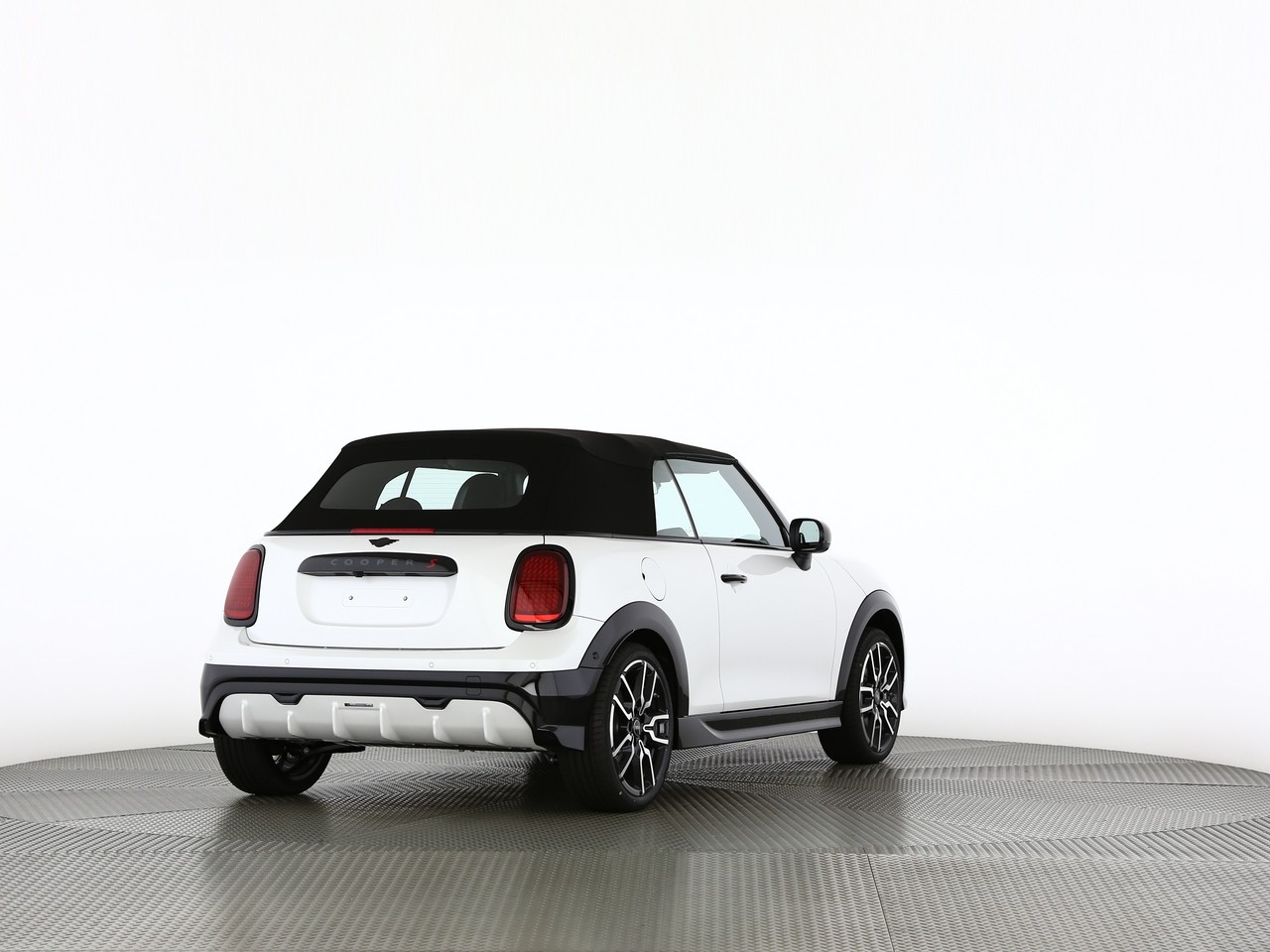 MINI Cooper S Cabriolet DKG-showroom-element-1