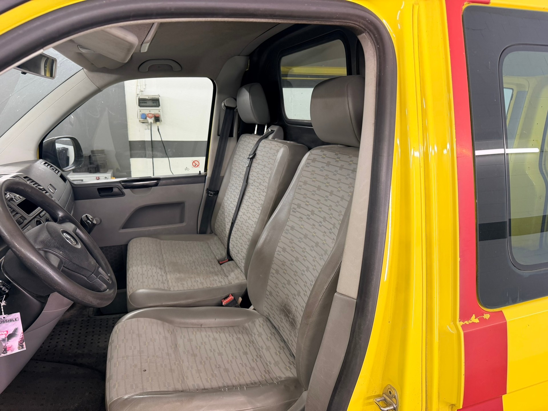 VW T5 2.0 TDI Entry-image-7