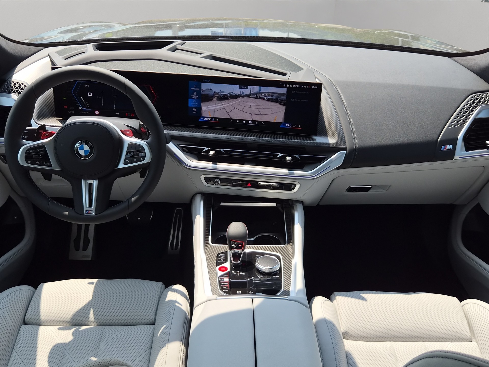 BMW XM xDrive 50e PHEV Steptronic-image-14