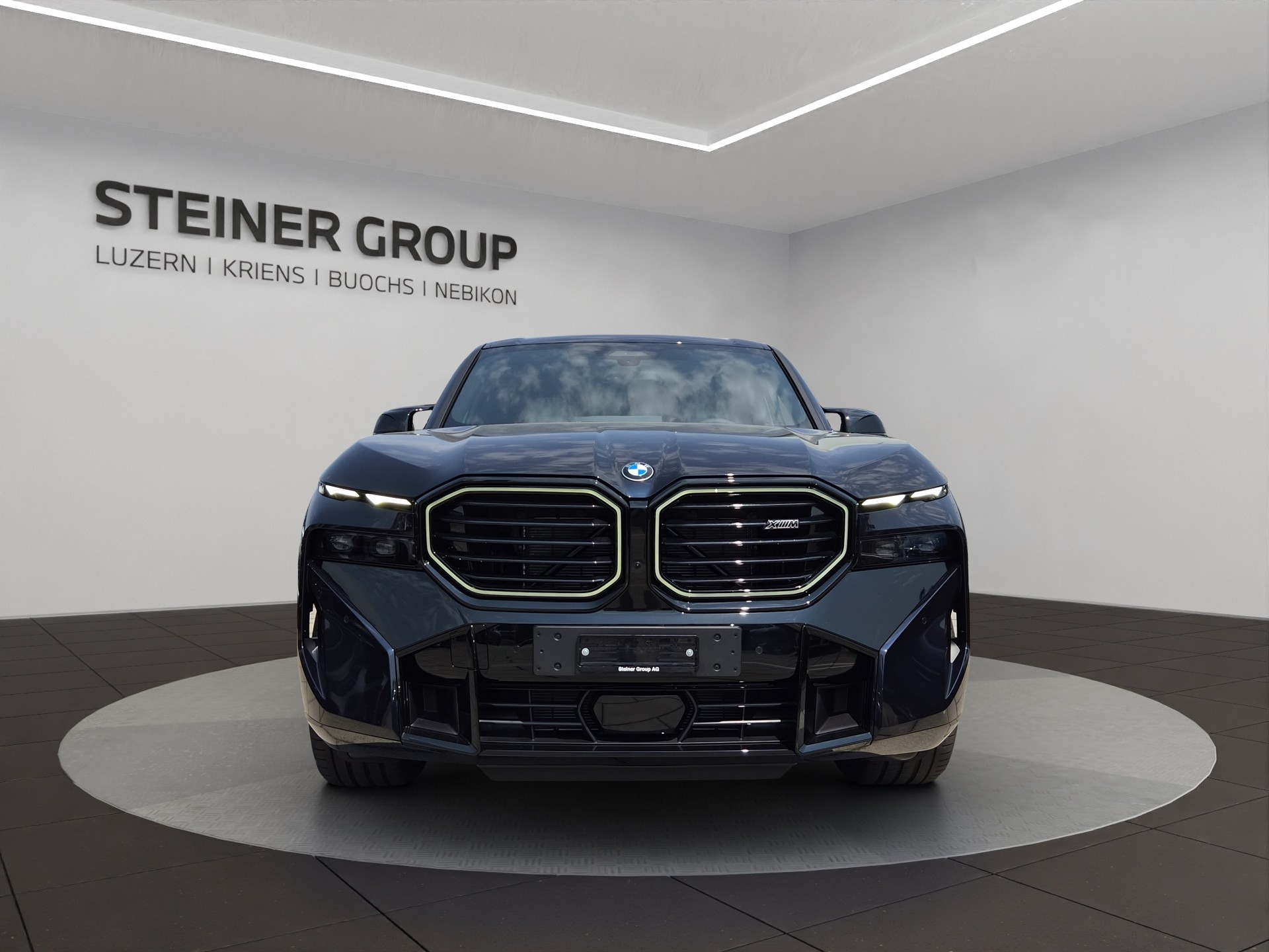 BMW XM xDrive 50e PHEV Steptronic-showroom-element-1