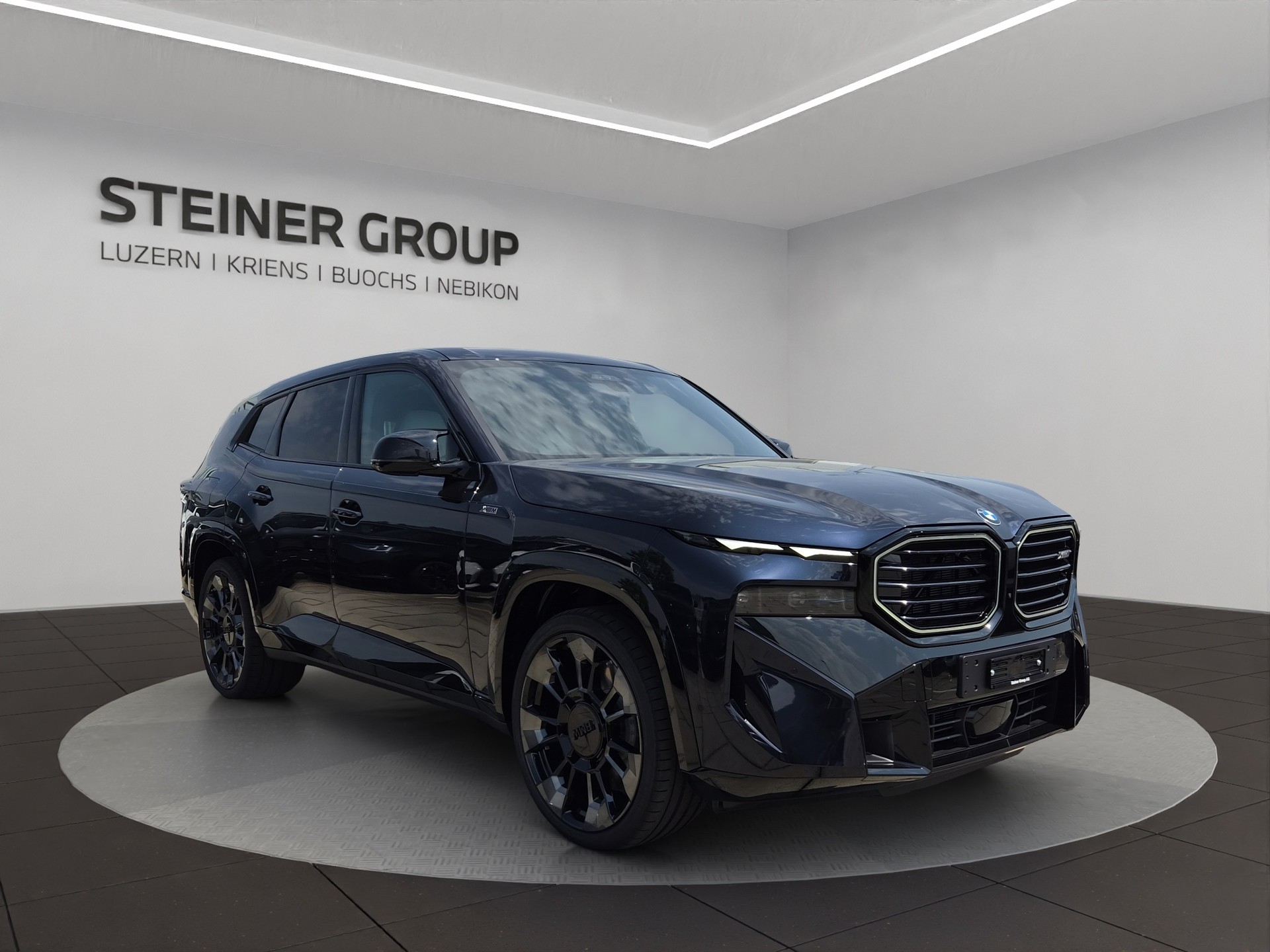 BMW XM xDrive 50e PHEV Steptronic-showroom-element-2
