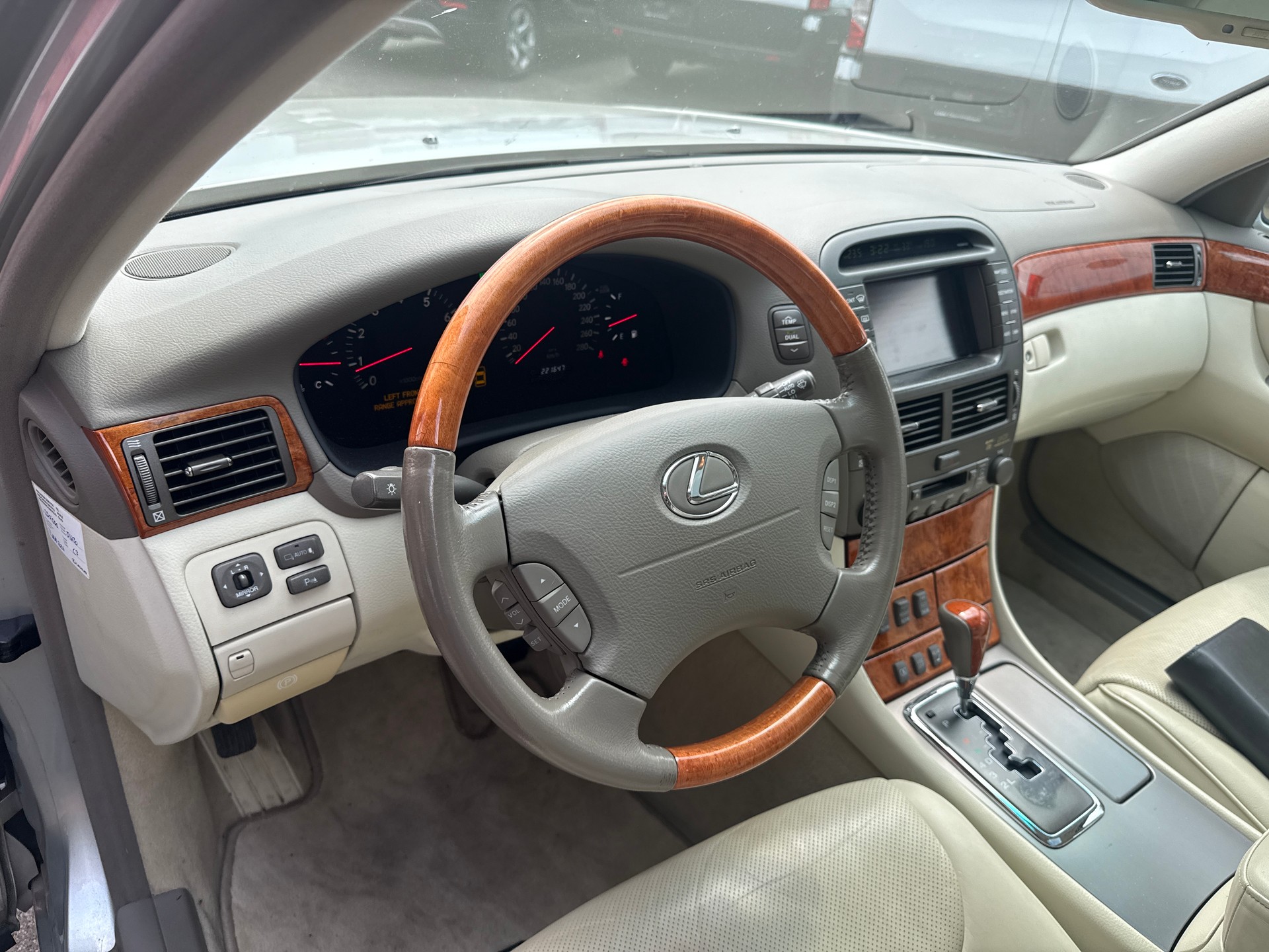 LEXUS LS 430 Automatic Ultra Luxury-showroom-element-2