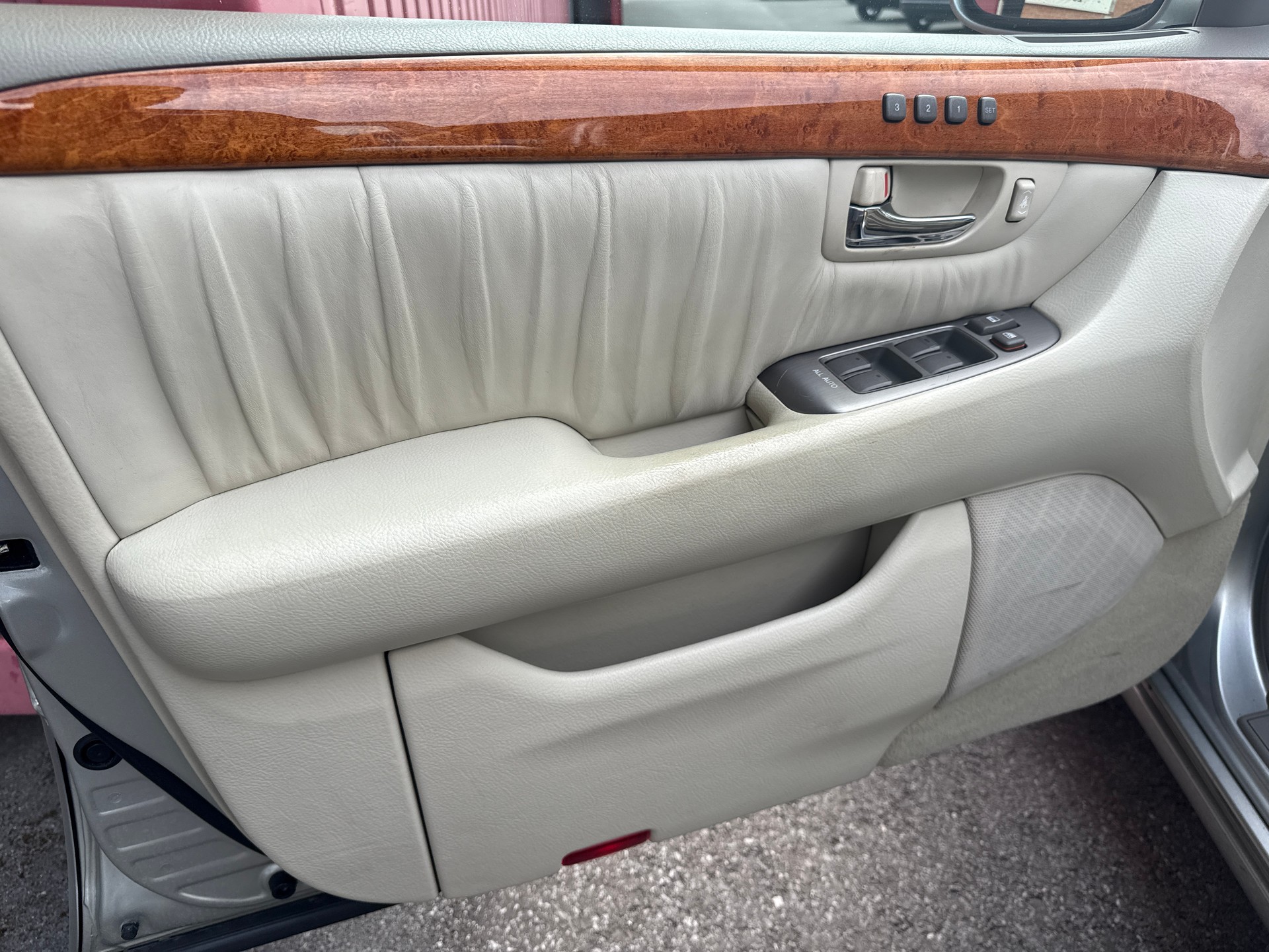 LEXUS LS 430 Automatic Ultra Luxury-image-18