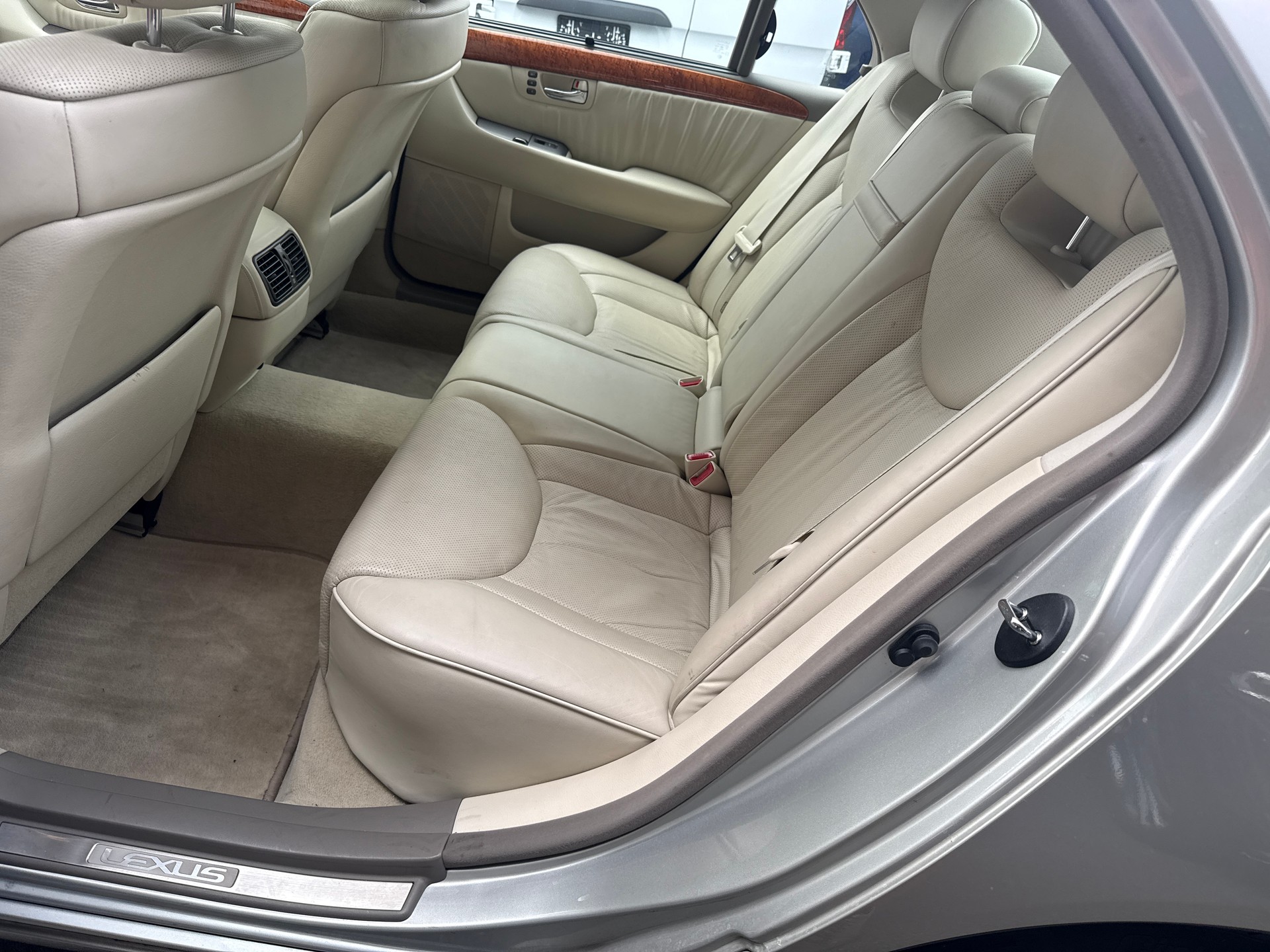 LEXUS LS 430 Automatic Ultra Luxury-image-9