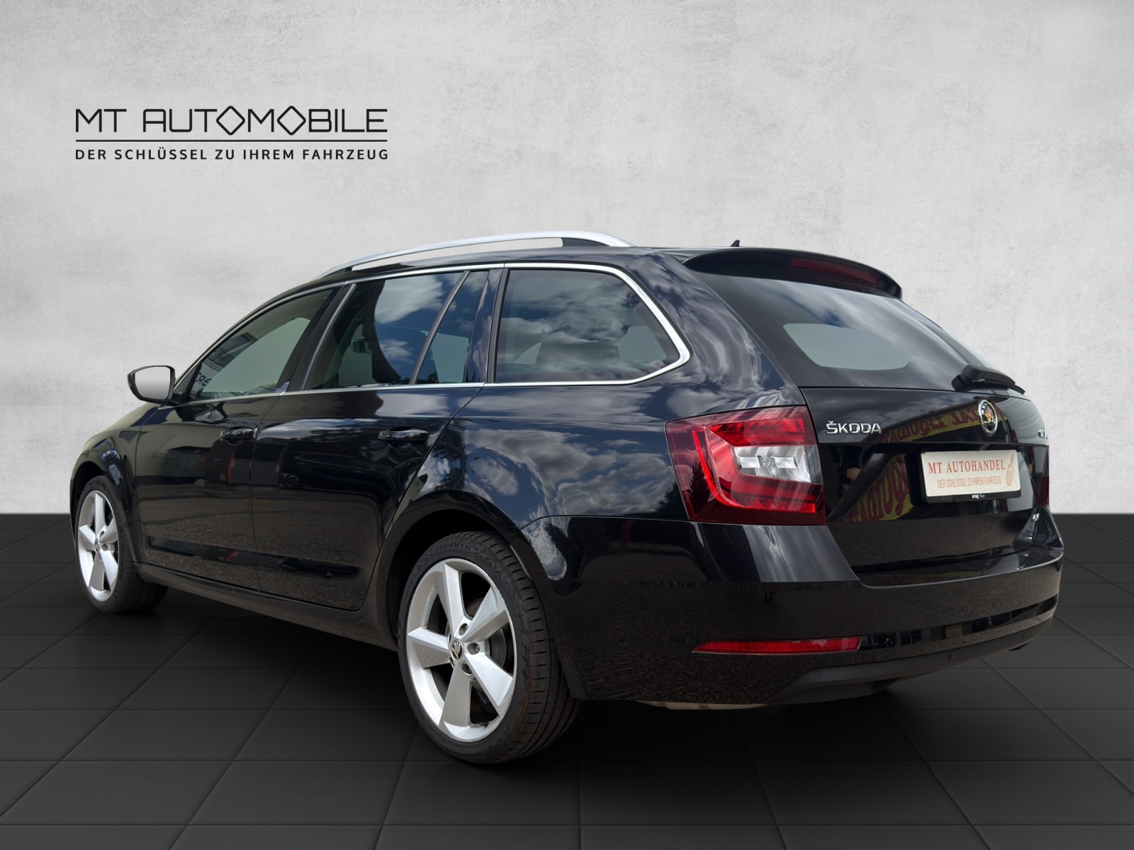 SKODA Octavia Combi 2.0 TDI Style 4x4 DSG-showroom-element-2