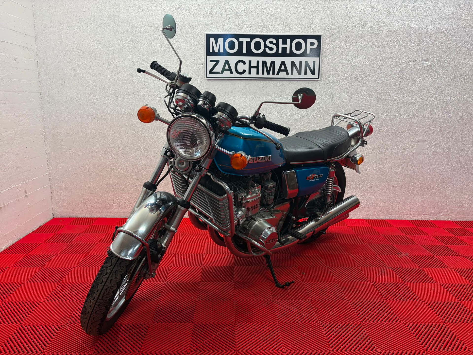 SUZUKI GT 750-image-2