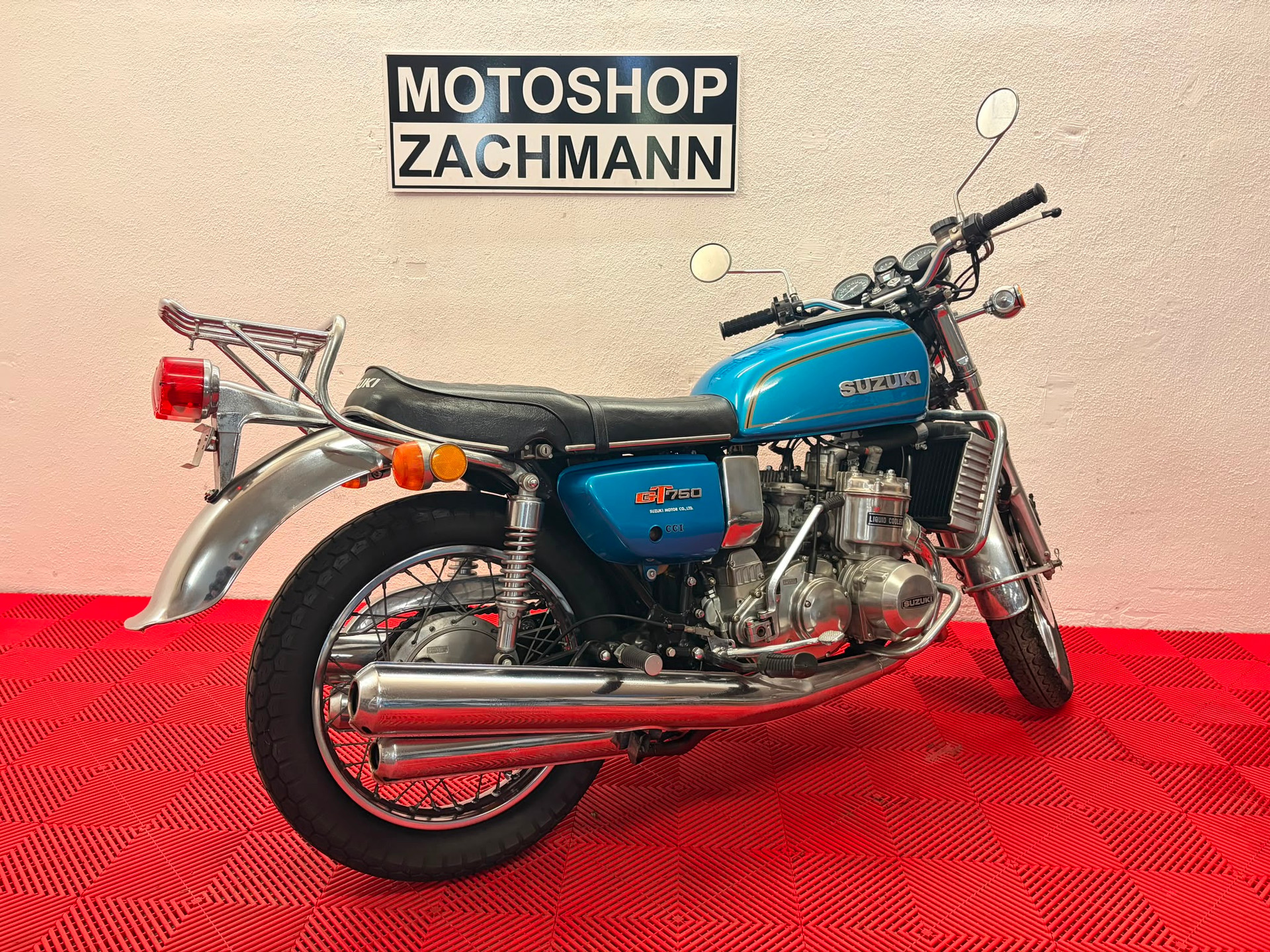 SUZUKI GT 750-image-5