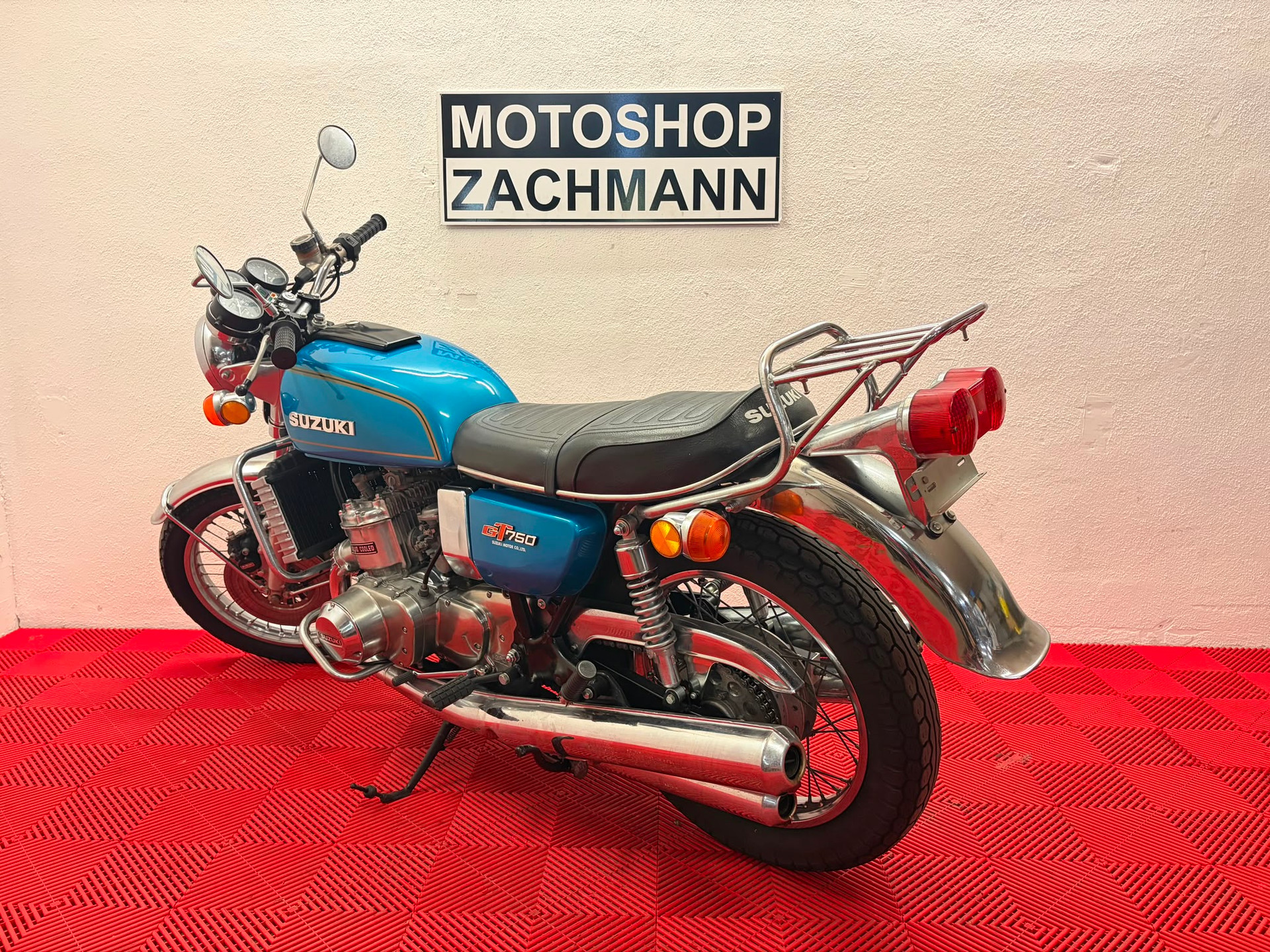 SUZUKI GT 750-image-4