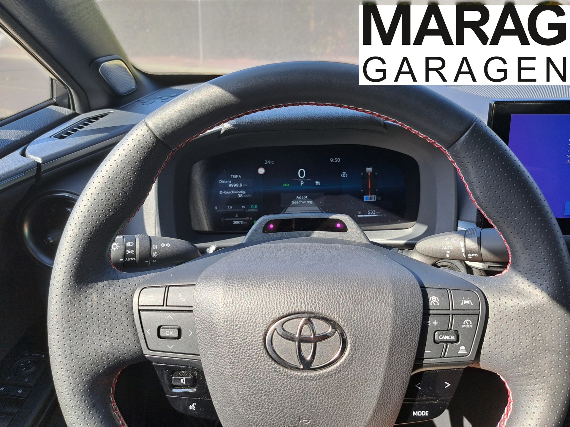 TOYOTA C-HR 2.0 HSD CVT GR Sport Premiere 4WD-image-11