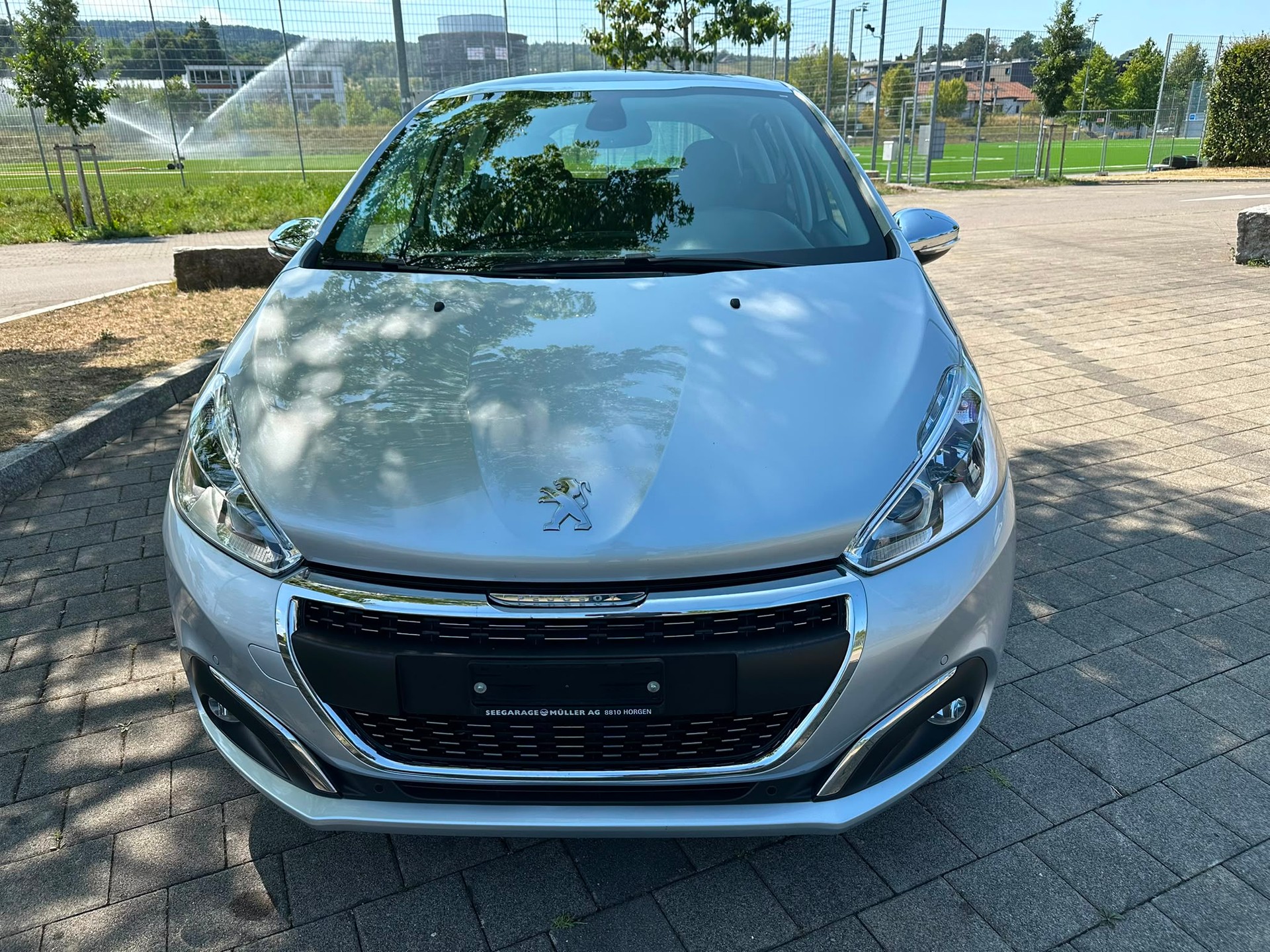 PEUGEOT 208 1.2 PureTech Allure EAT6-showroom-element-1