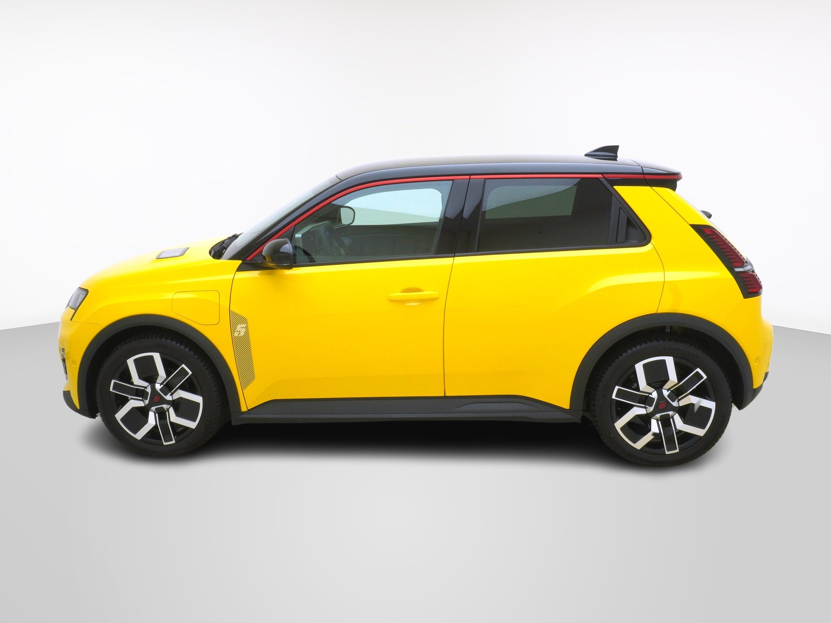 RENAULT R5 E-Tech Comfort Range techno-showroom-element-1