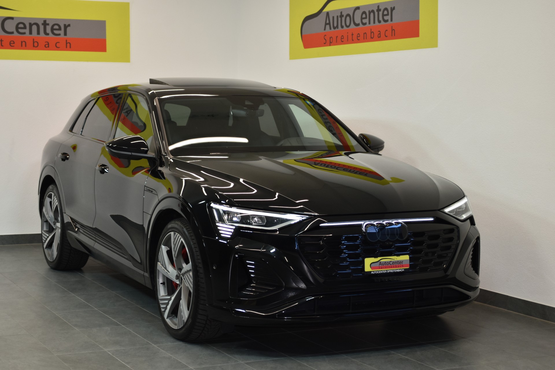 AUDI Q8 55 e-tron S-Line Black Edition quattro