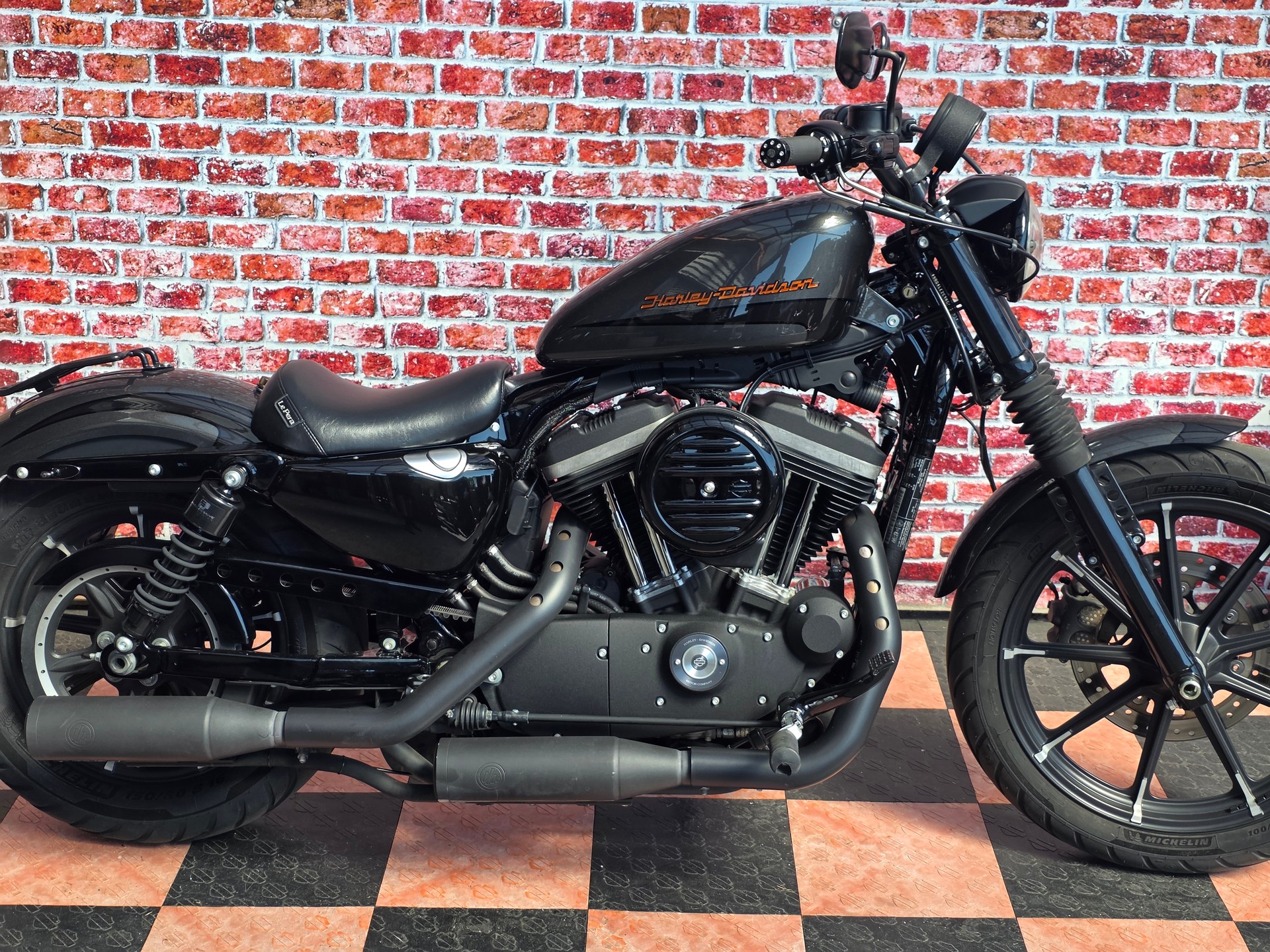 HARLEY-DAVIDSON XL 883 N Sportster Iron ABS-image-2
