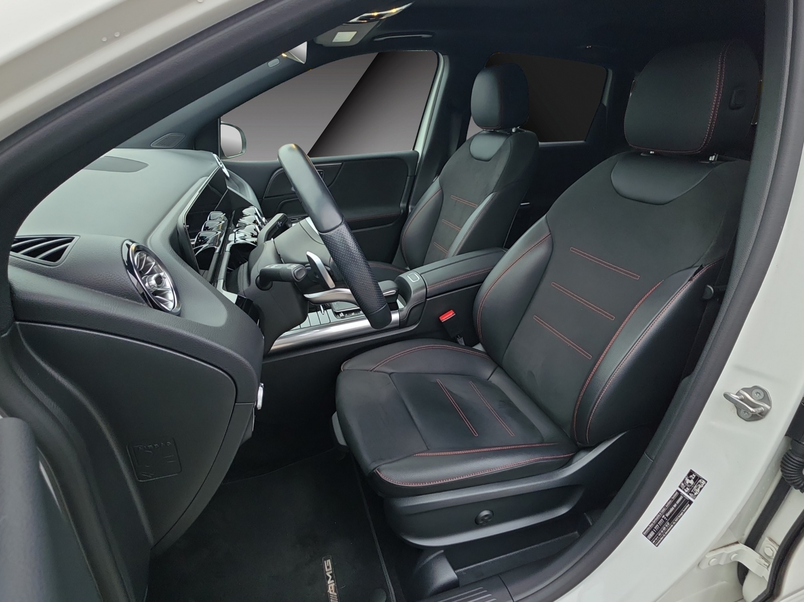 MERCEDES-BENZ B 220 4Matic AMG Line 7G-DCT-image-13