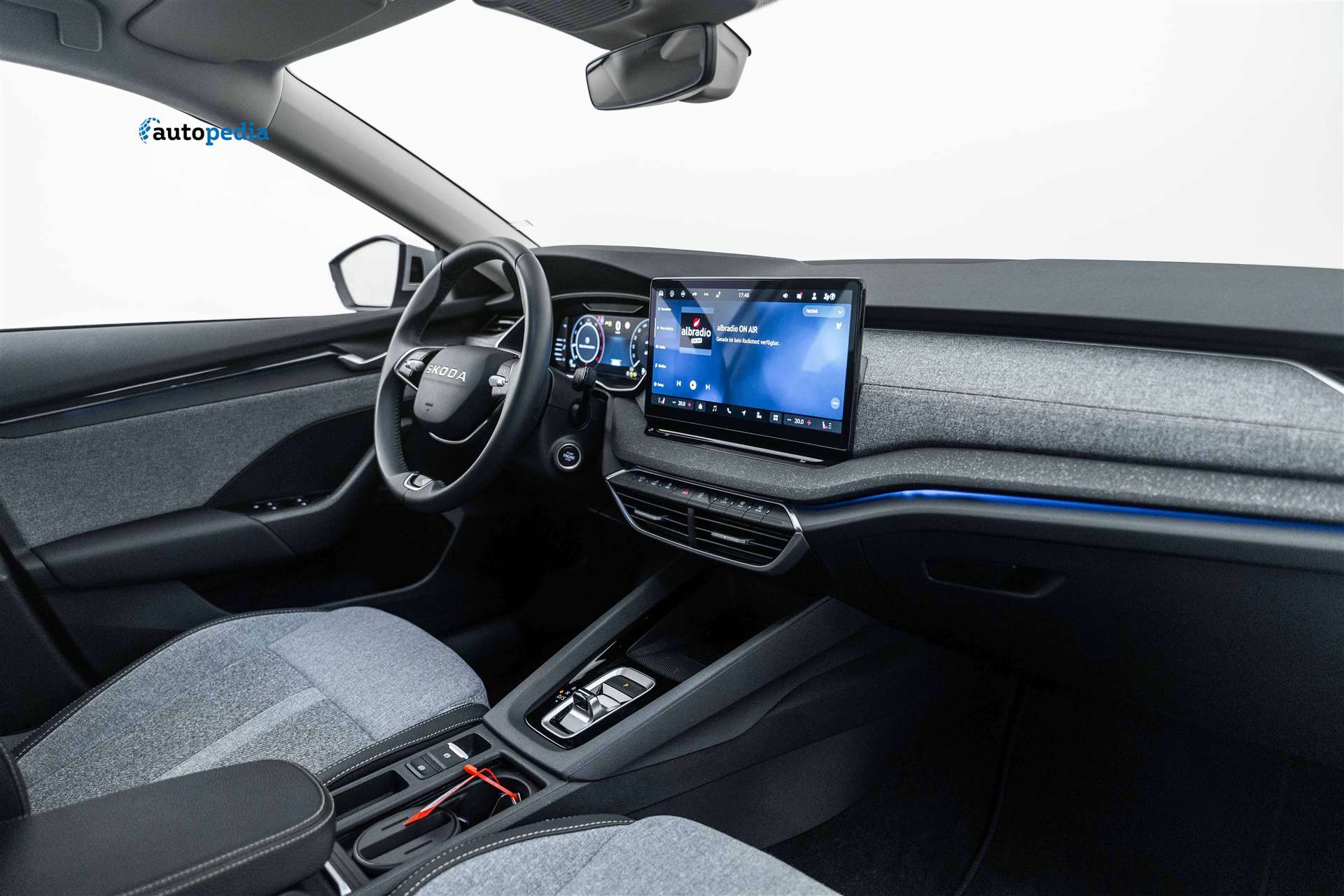 SKODA Octavia Combi 2.0 TDI DSG Selection-image-11