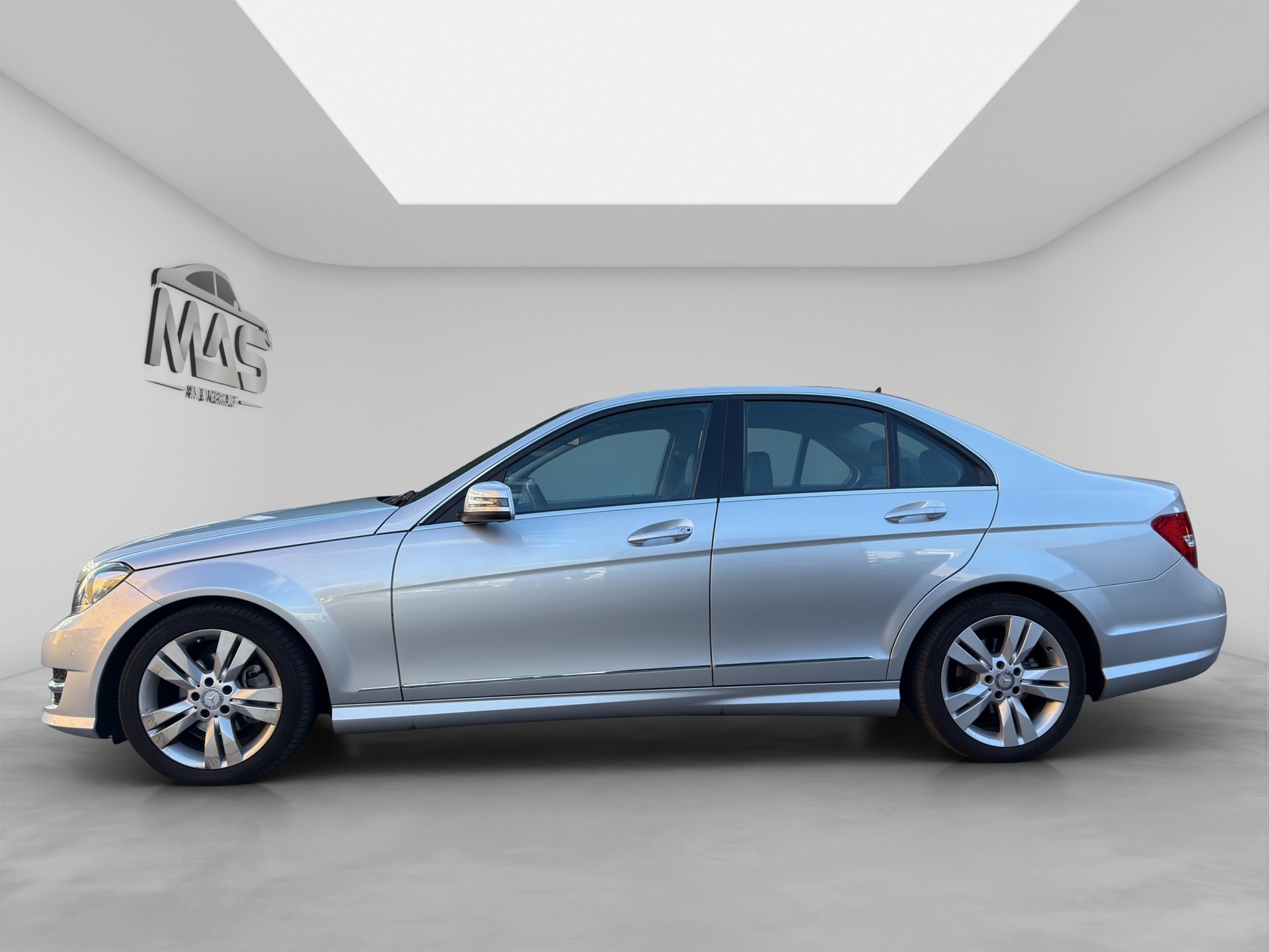 MERCEDES-BENZ C 180 7G-Tronic-showroom-element-2