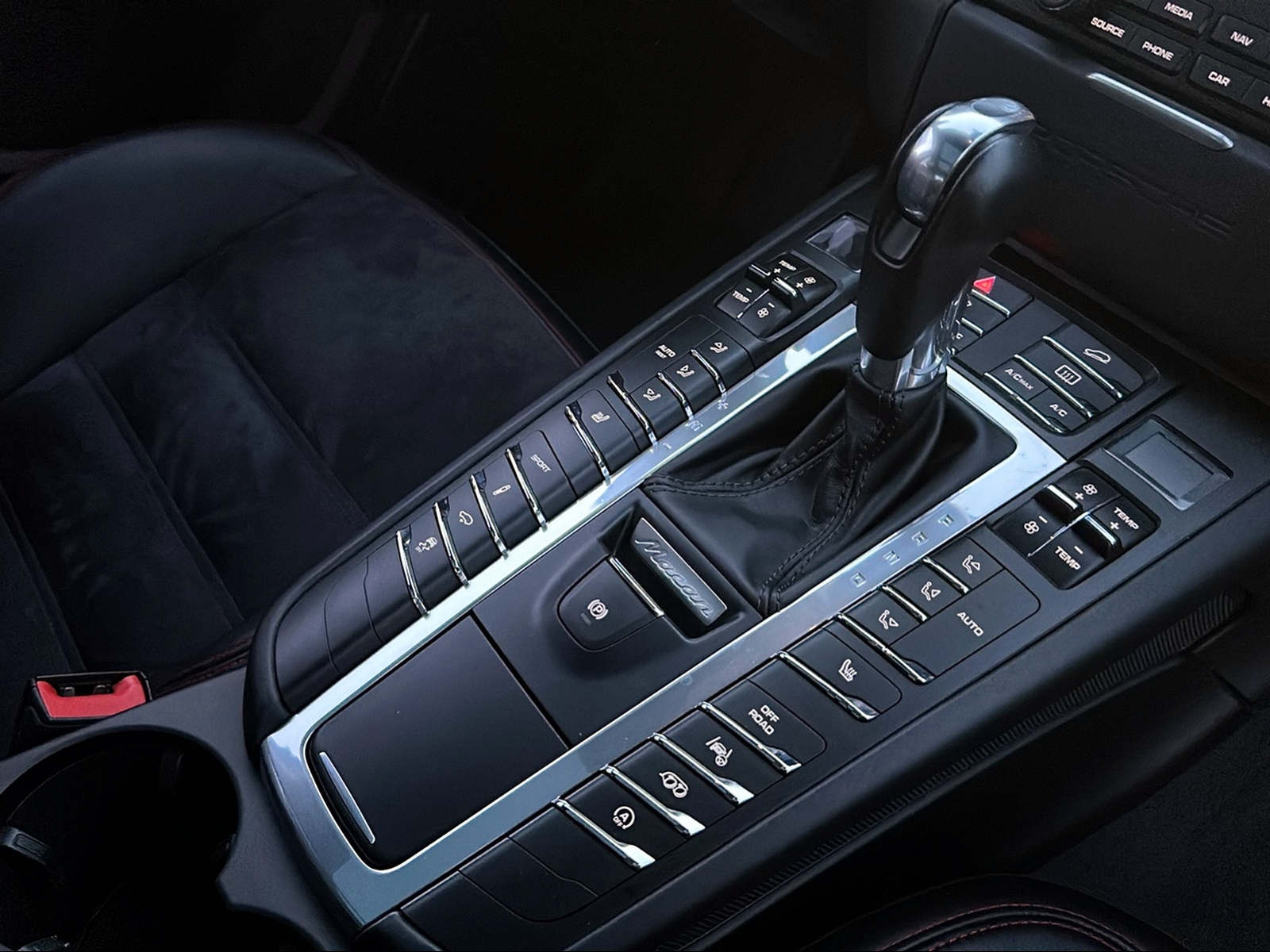 PORSCHE Macan GTS PDK-image-16