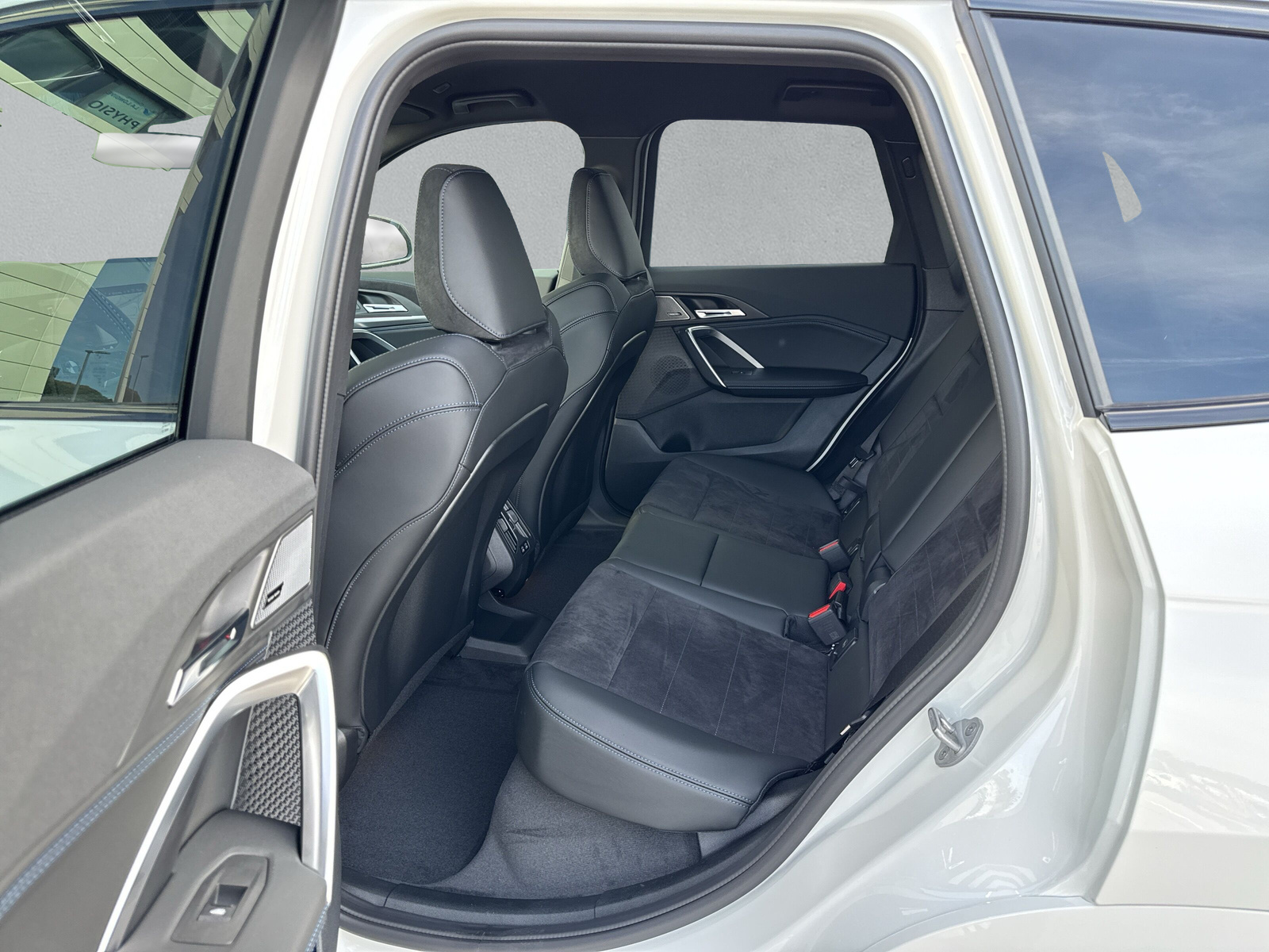 BMW X1 xDrive 25e M Sport-image-15