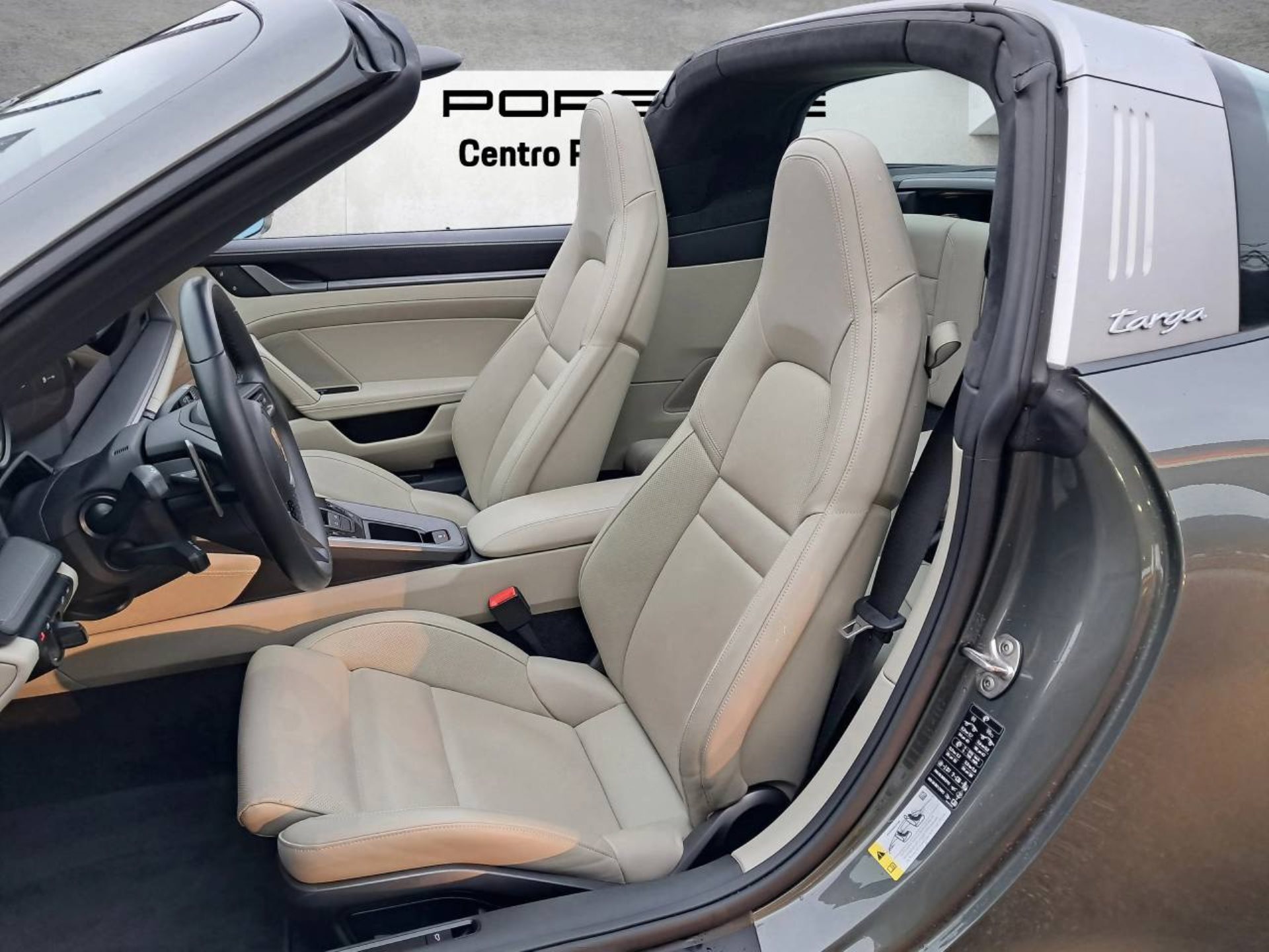 PORSCHE 911 Targa 4S-showroom-element-3