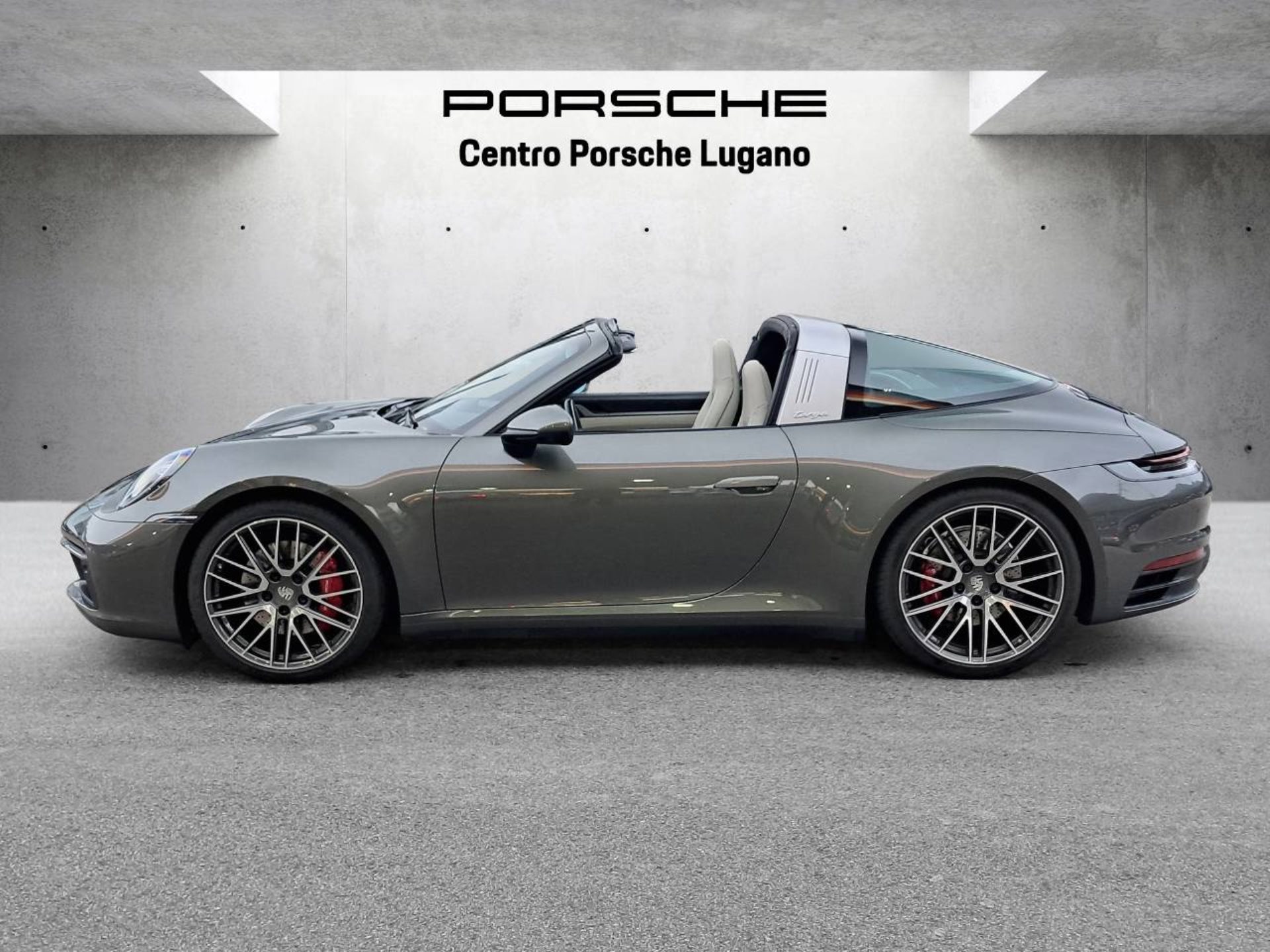 PORSCHE 911 Targa 4S-showroom-element-1
