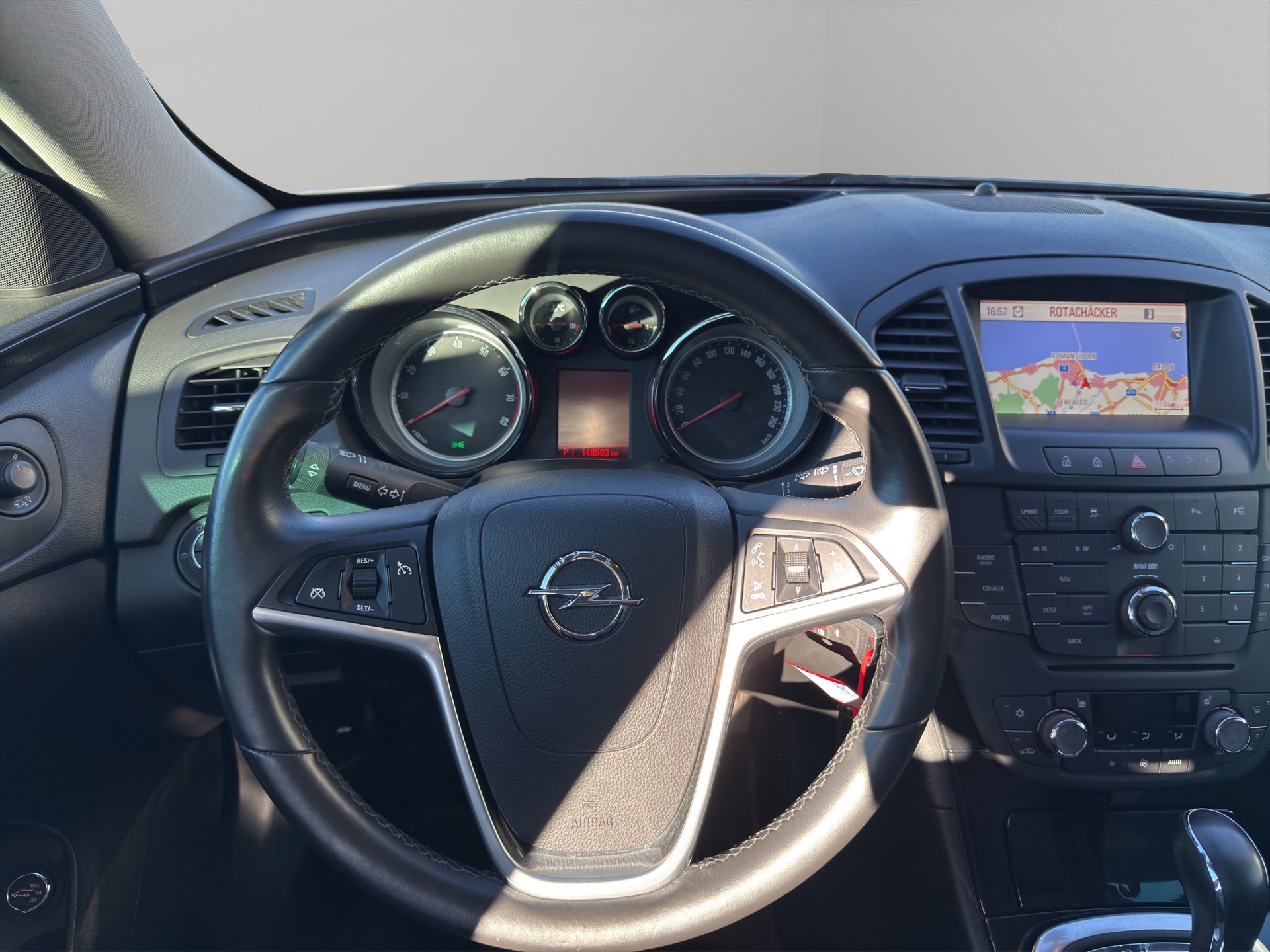OPEL Insignia ST 2.0 Turbo Sport 4WD Aut.-image-16