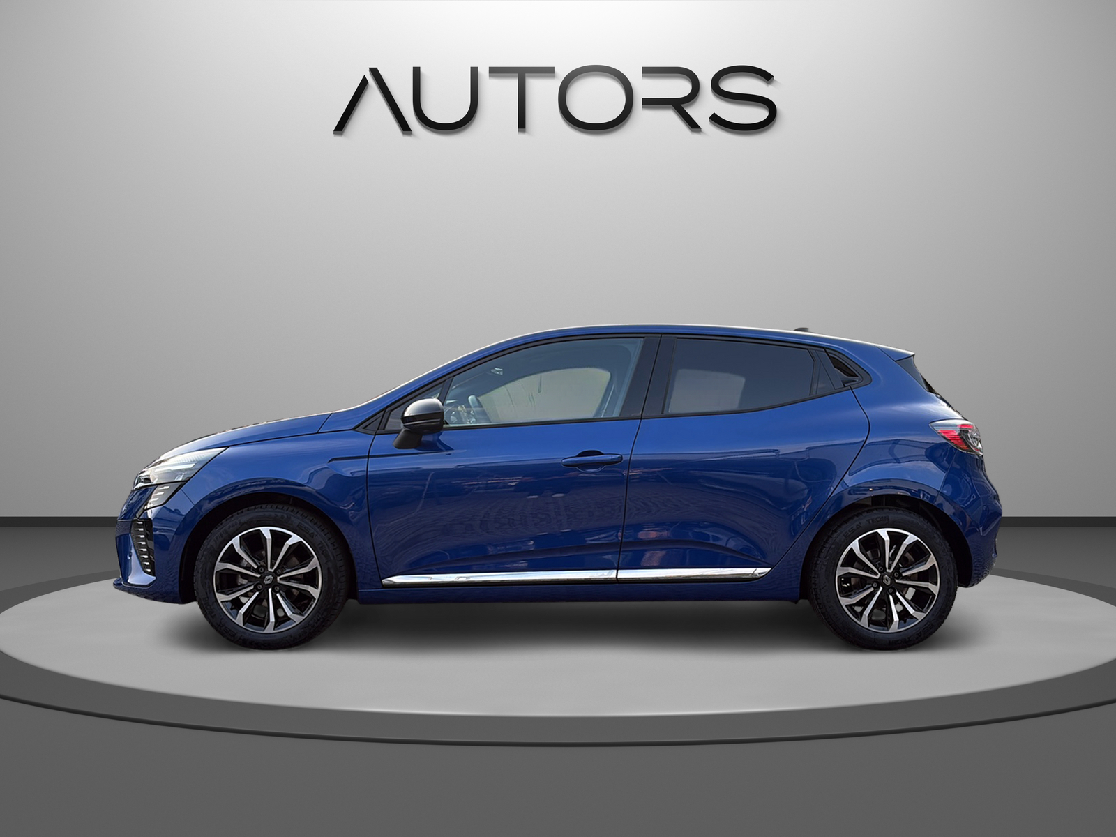 RENAULT Clio 1.0 Techno X-Tronic-showroom-element-3