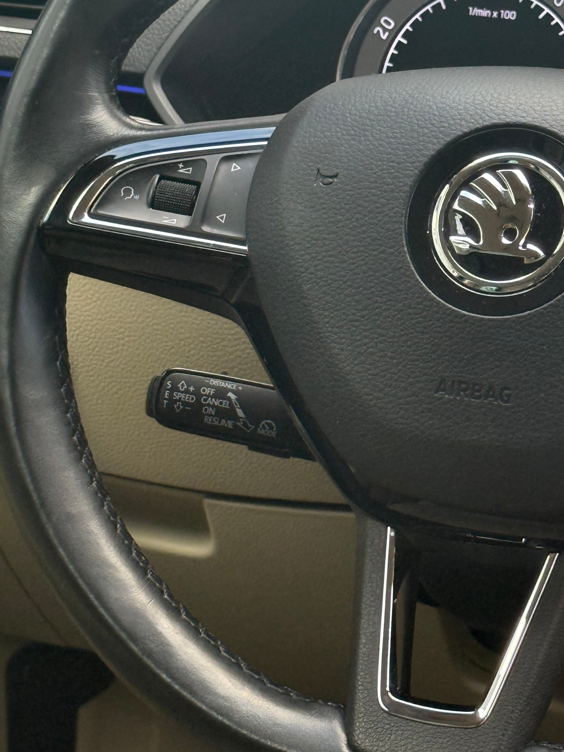 SKODA Superb 2.0TSI L&K 4x4 DSG-image-12