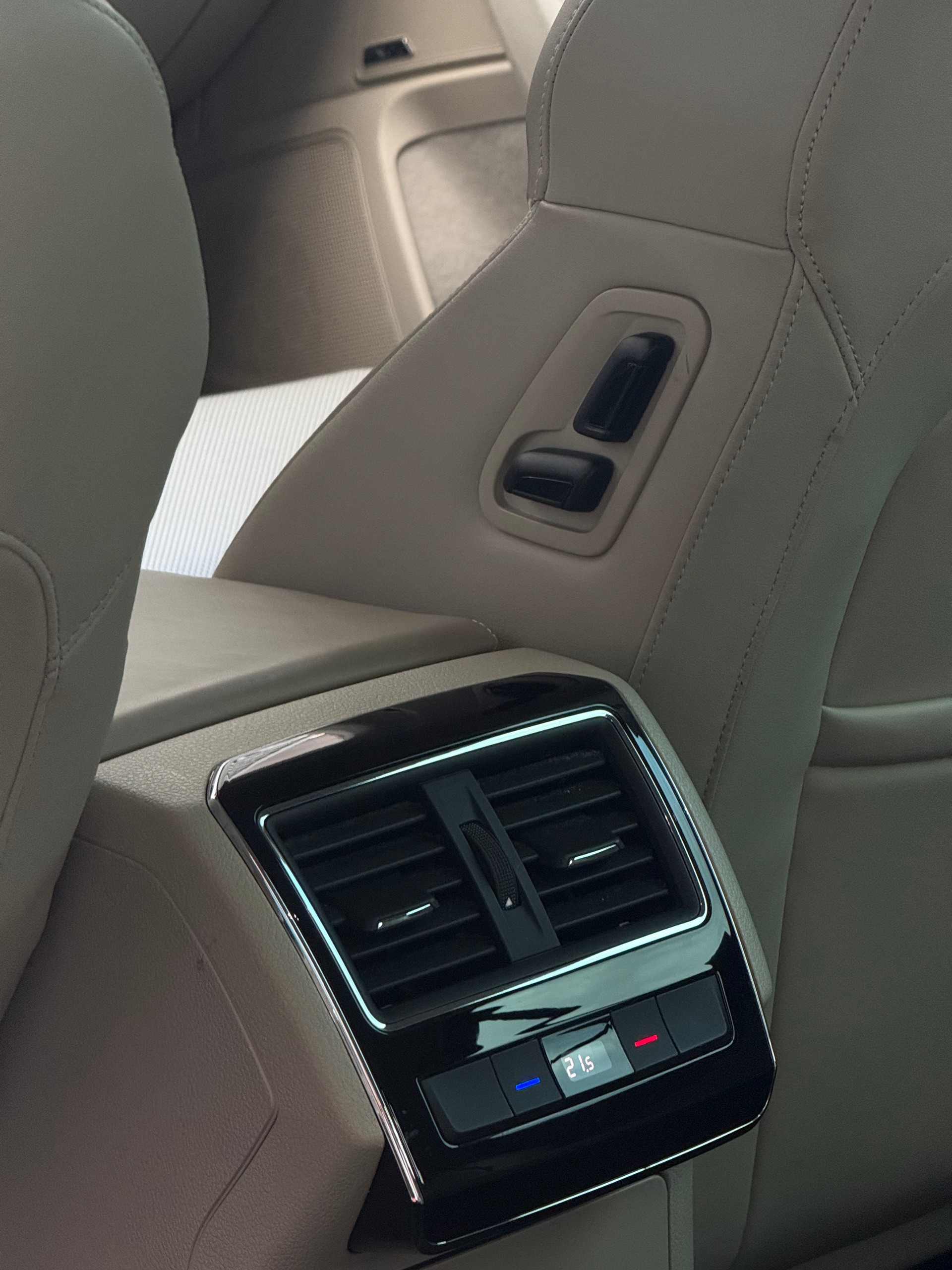 SKODA Superb 2.0TSI L&K 4x4 DSG-image-20