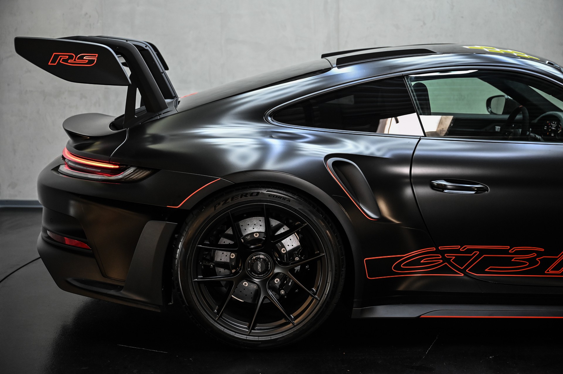 PORSCHE 911 GT3 RS PDK mit Weissach Paket-image-16