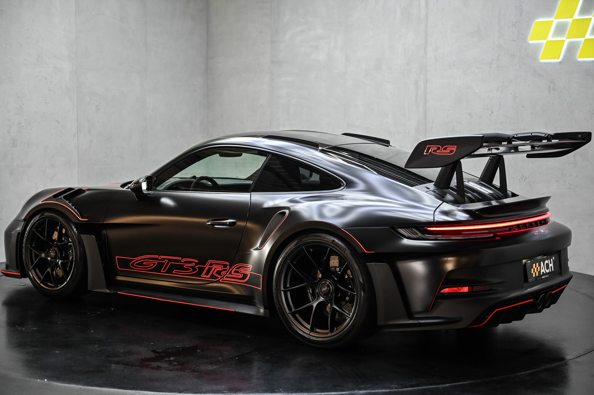 PORSCHE 911 GT3 RS PDK mit Weissach Paket-image-8