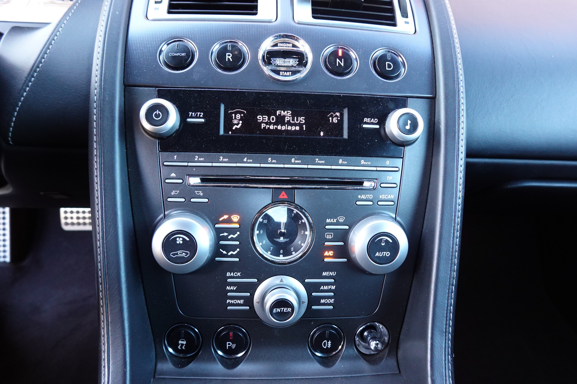 ASTON MARTIN V8 Vantage 4.7 Sportshift "* CH Véhicule * GPS * Sièges Electriques/Chauffants * Phares xénon * Tempomat *"-image-16