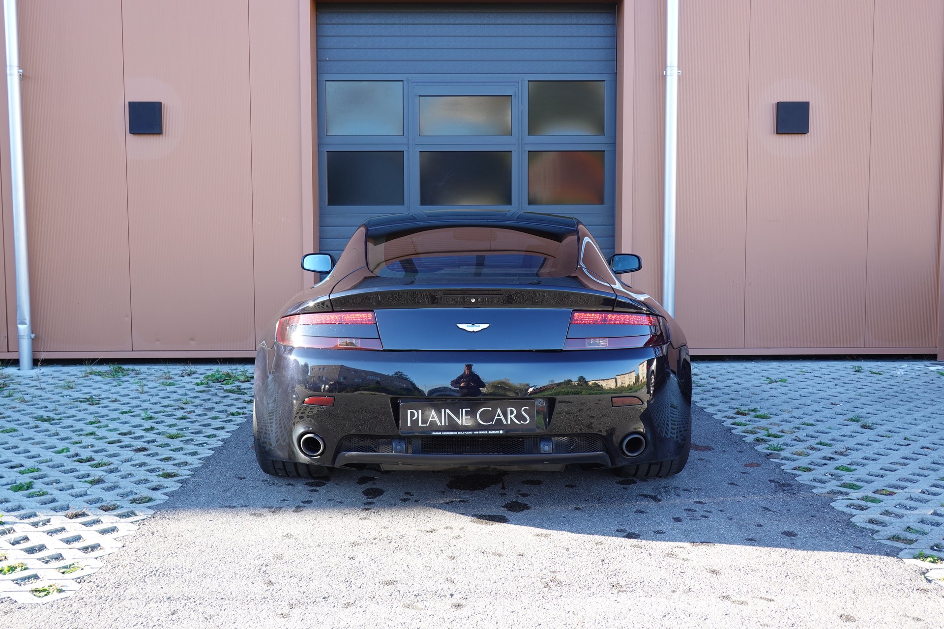 ASTON MARTIN V8 Vantage 4.7 Sportshift "* CH Véhicule * GPS * Sièges Electriques/Chauffants * Phares xénon * Tempomat *"-image-9