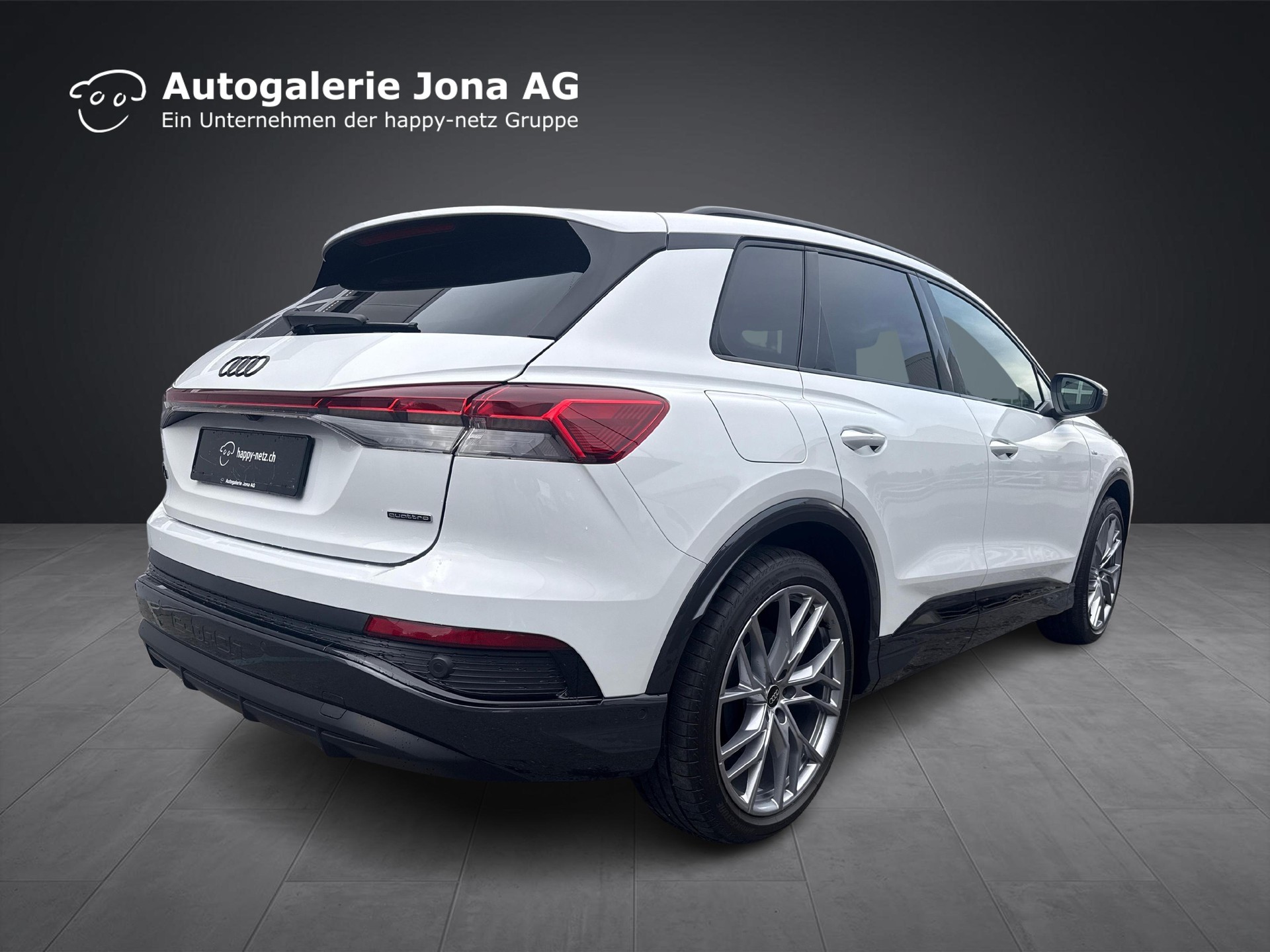 AUDI Q4 e-tron 55 quattro-image-4