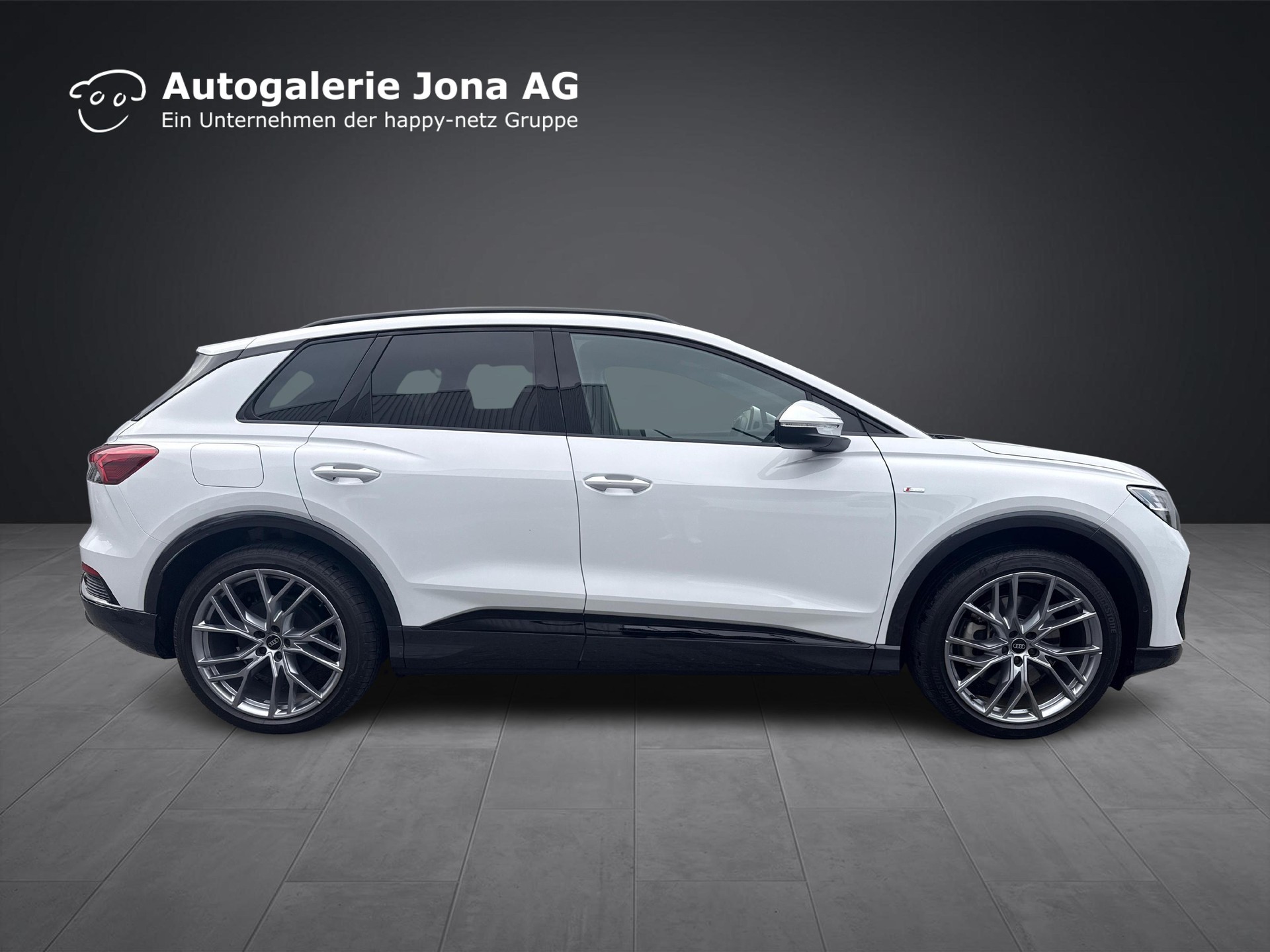 AUDI Q4 e-tron 55 quattro-image-1