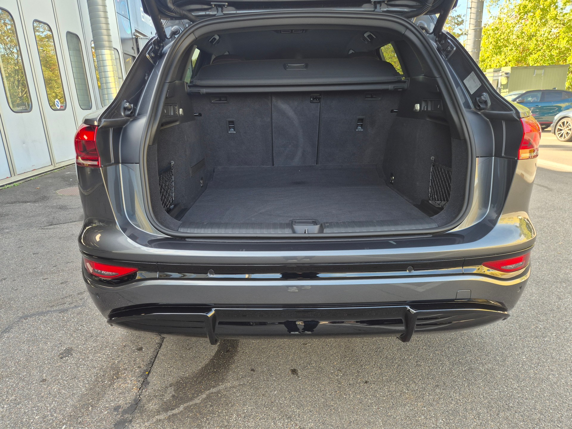 AUDI Q6 e-tron quattro-image-24