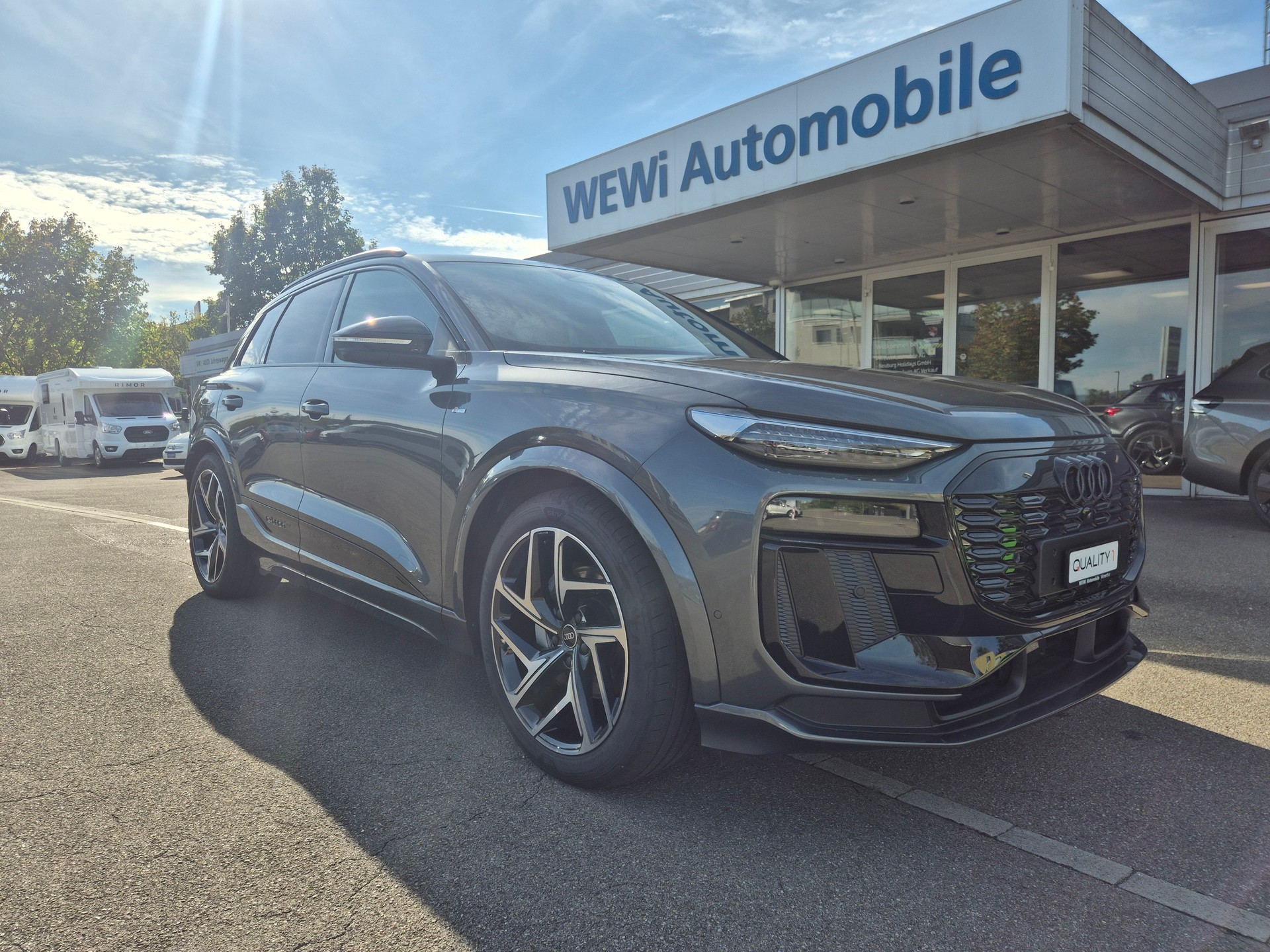 AUDI Q6 e-tron quattro