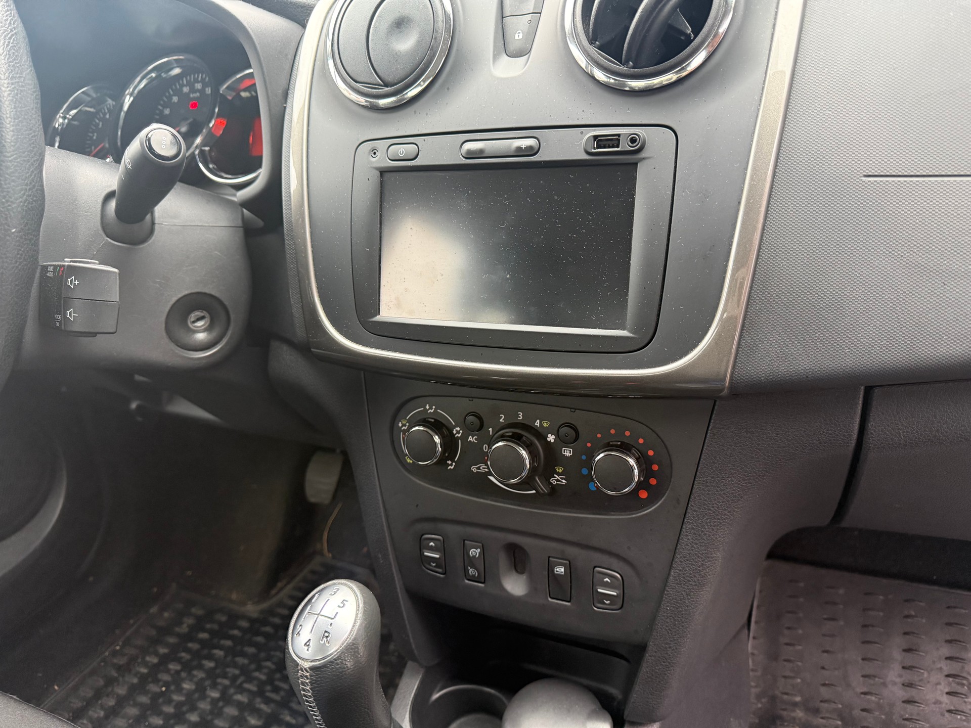 DACIA Sandero Tce 90 Stepway Ambiance-image-10
