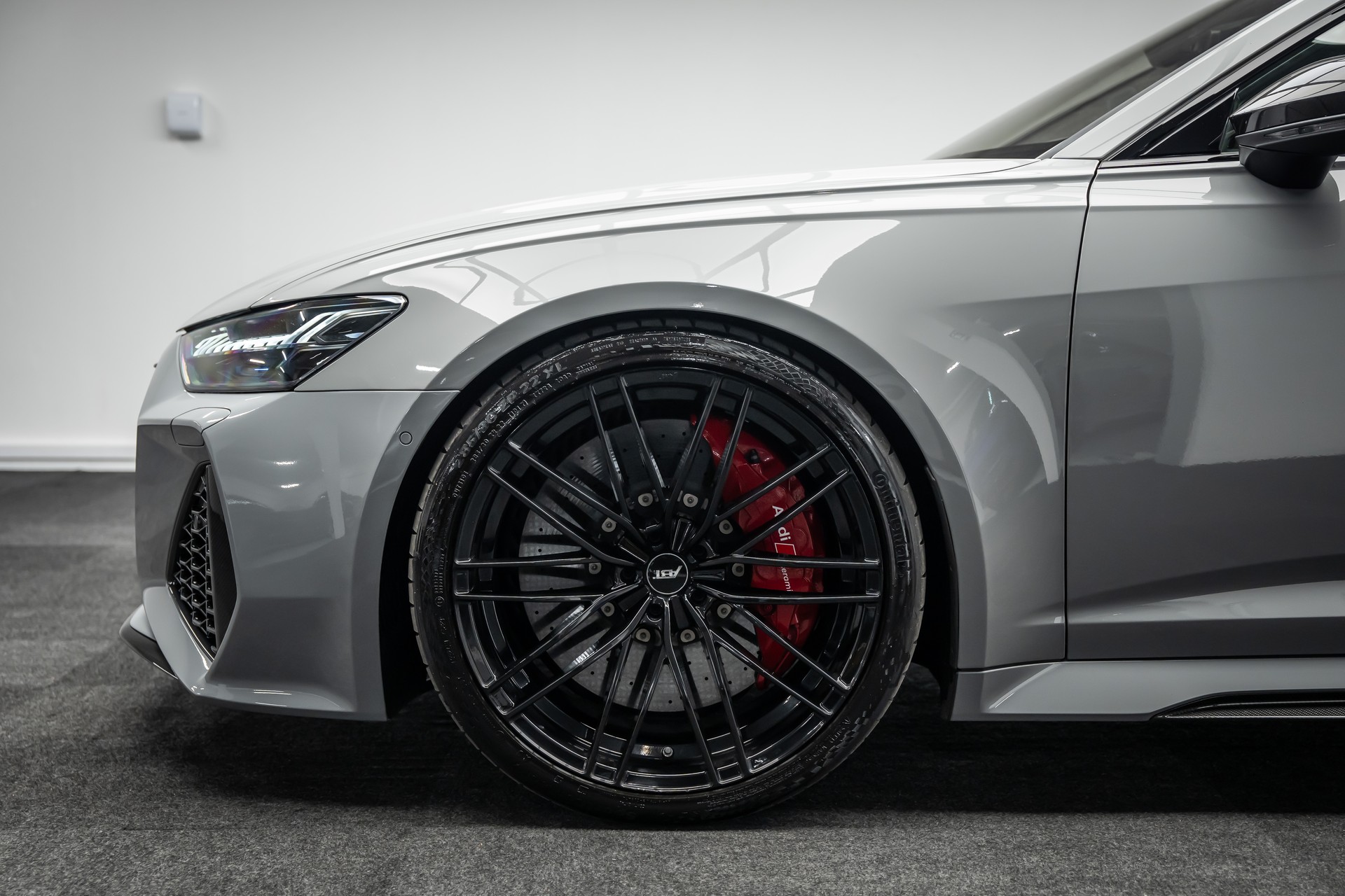 AUDI * RS6 AVANT ABT R * 740 PS * ABT 22 ZOLL & TIEFERLEGUNG * ABT AUSPUFFANLAGE * FULL CARBON INNEN & AUSSEN * LEASING AB 650.- *-showroom-element-1