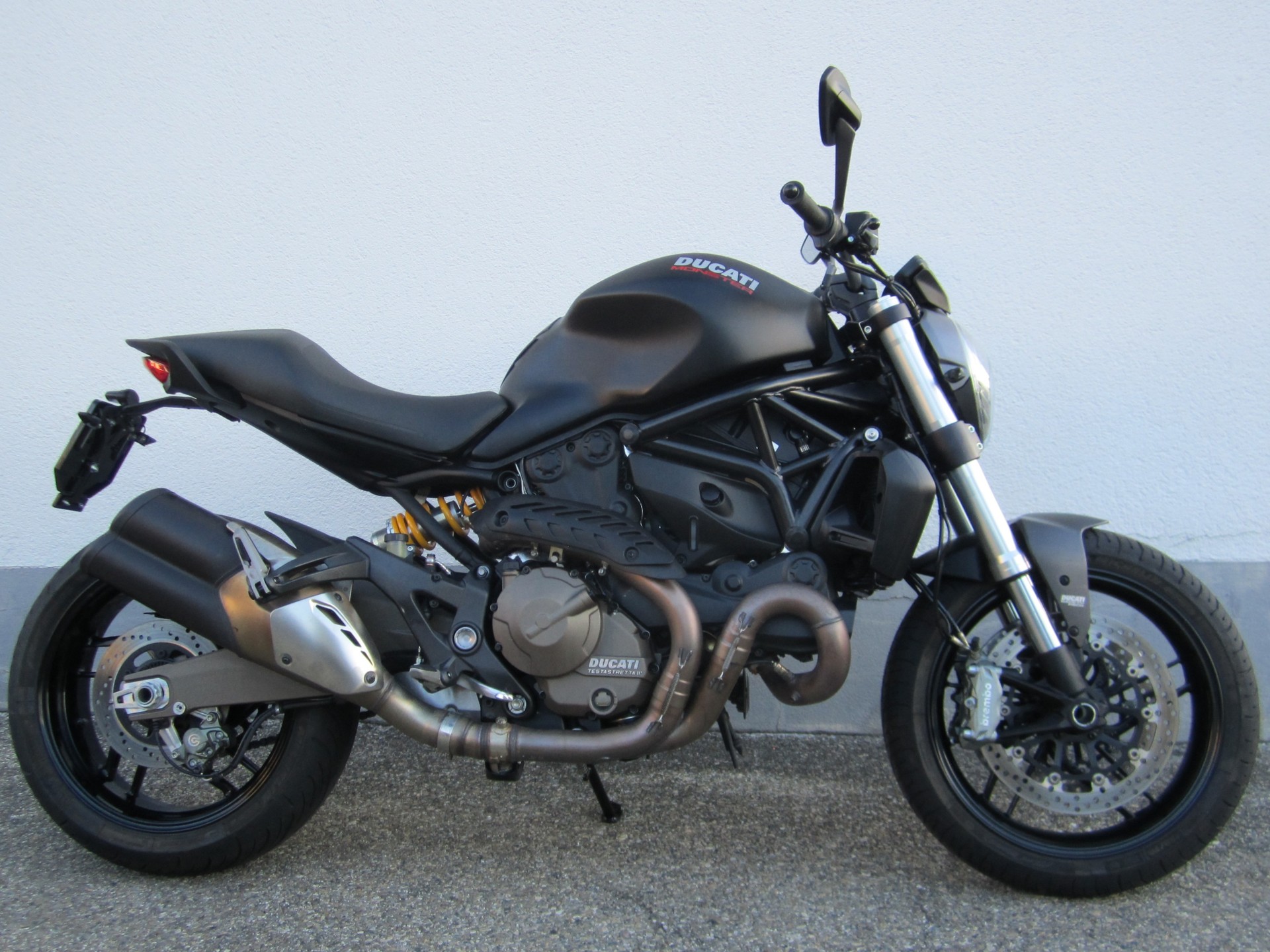 DUCATI Monster 821 Dark-image-0