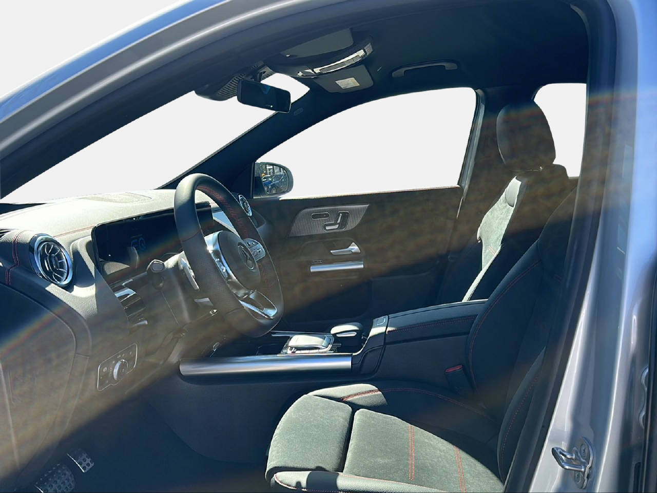 MERCEDES-BENZ EQA 300 AMG Line 4m-image-8