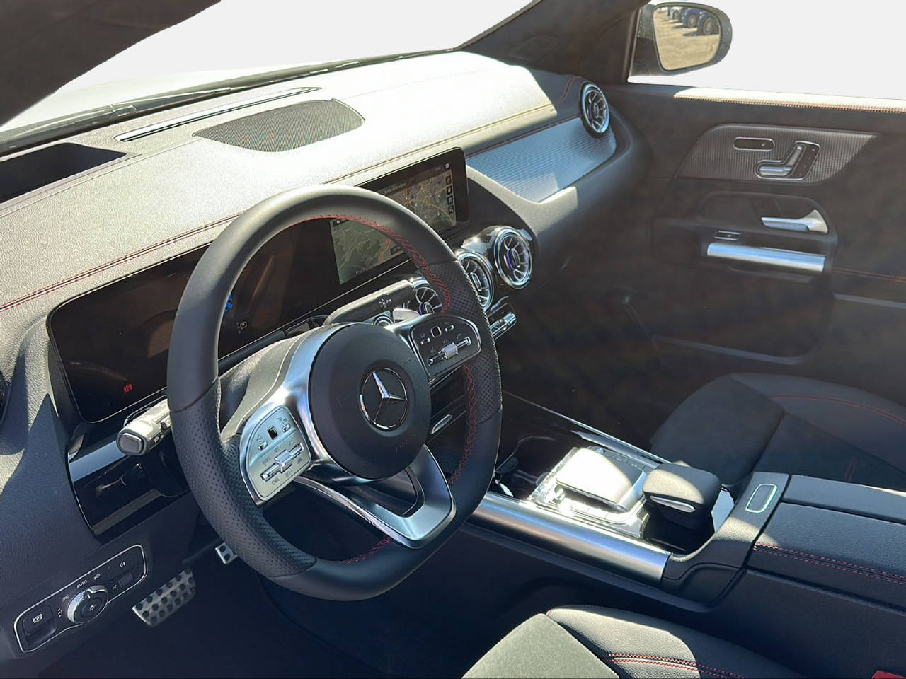 MERCEDES-BENZ EQA 300 AMG Line 4m-image-9