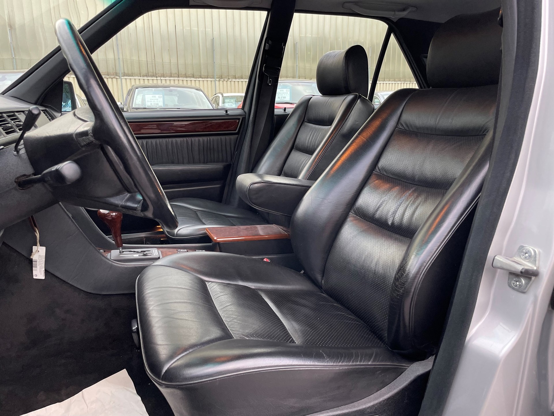 MERCEDES-BENZ 300 E 4-Matic Automatic-image-8
