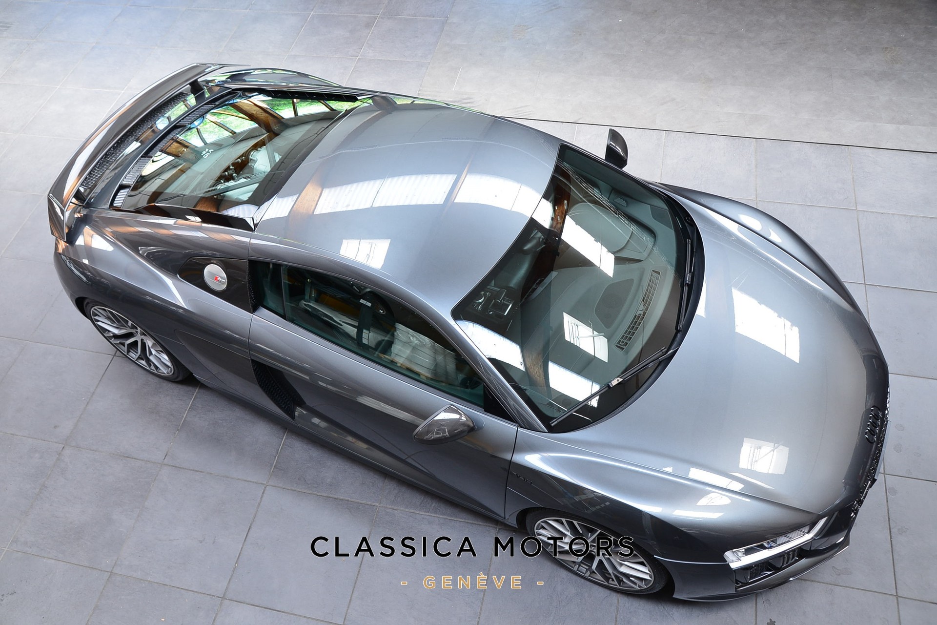 AUDI R8 Coupé 5.2 plus S-Tronic-image-15