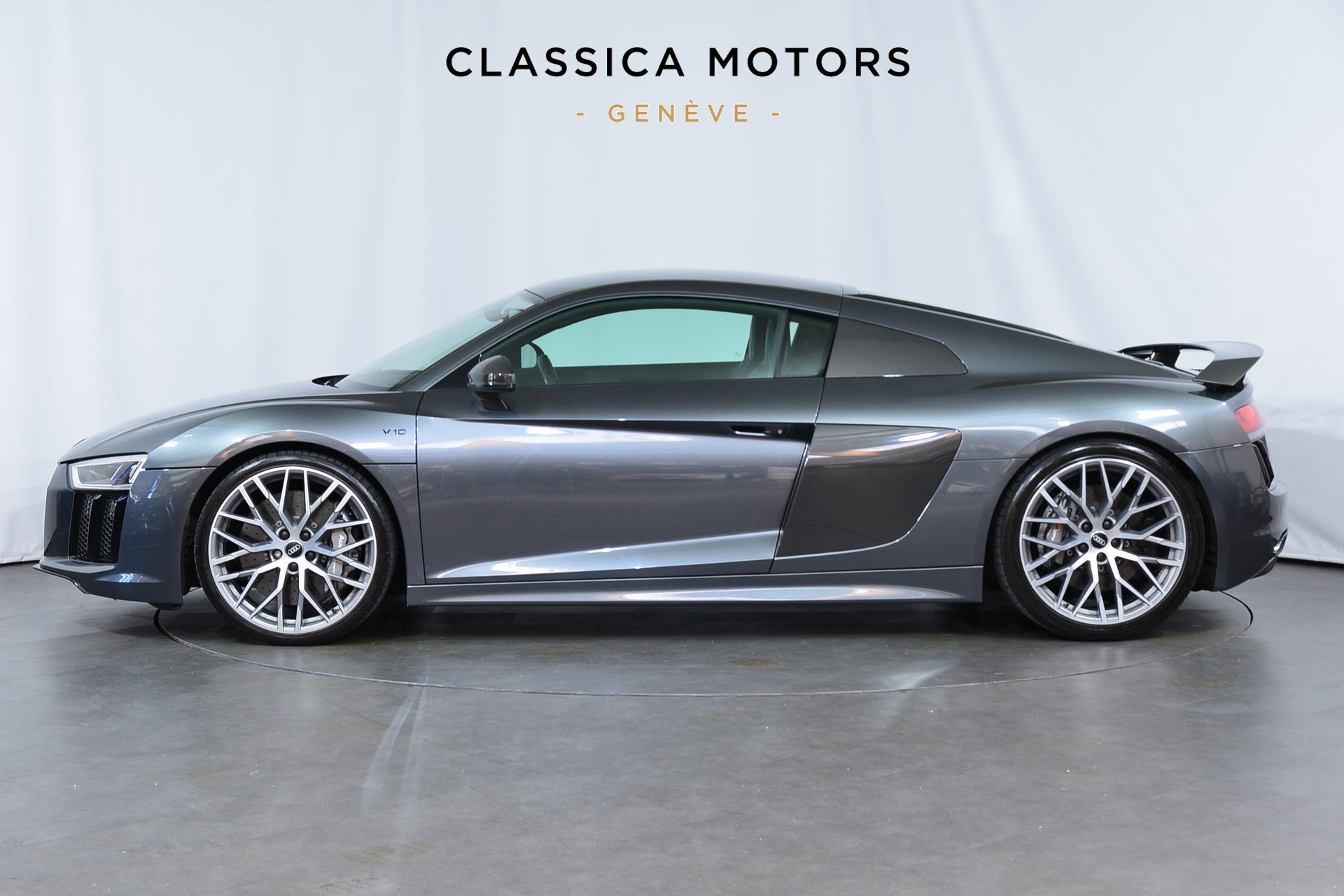 AUDI R8 Coupé 5.2 plus S-Tronic-image-6