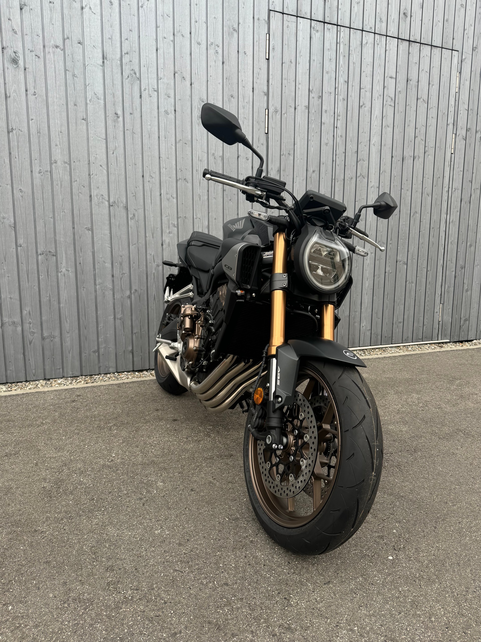HONDA CB650R E-Clutch-image-1