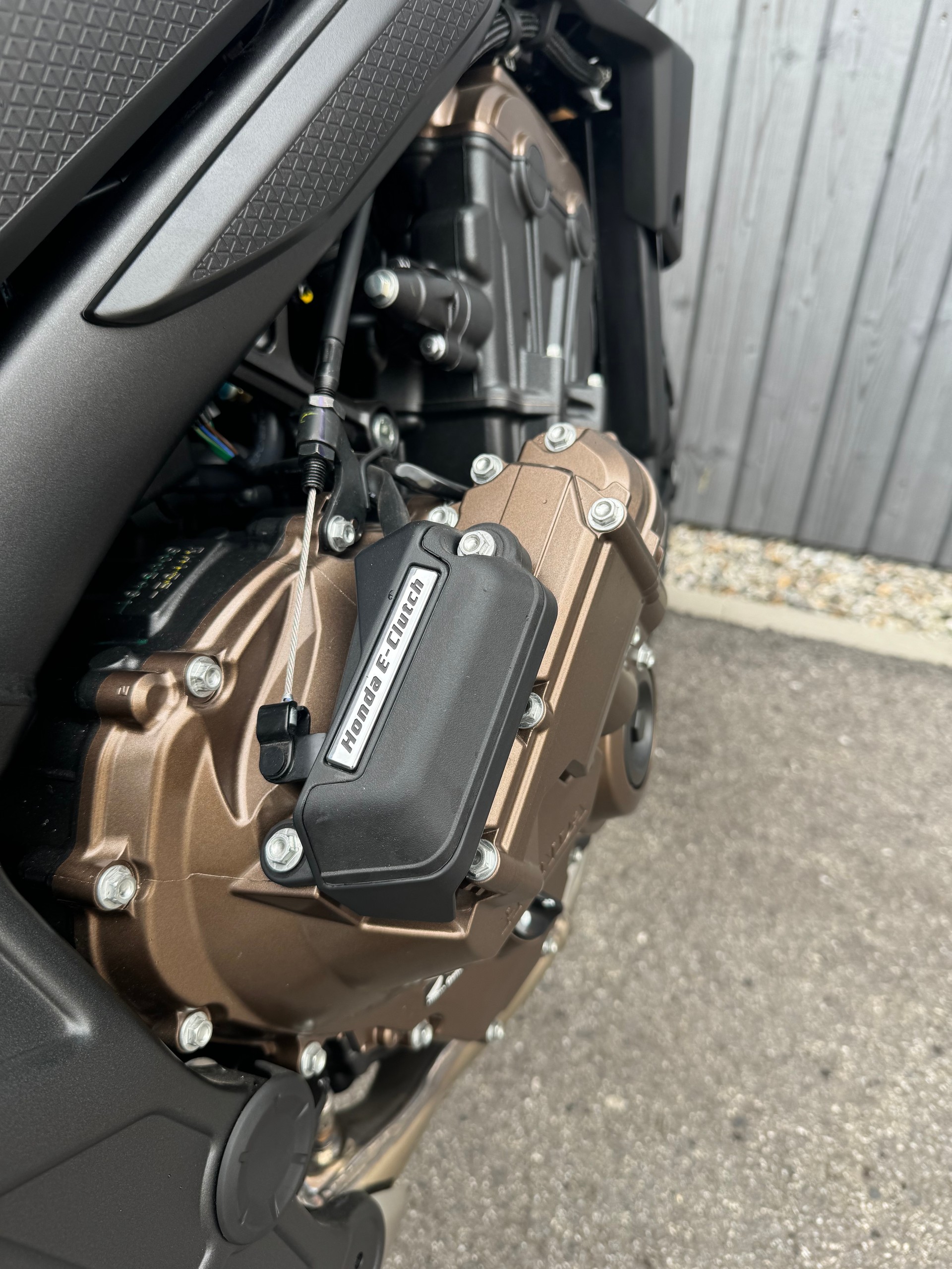 HONDA CB650R E-Clutch-image-7