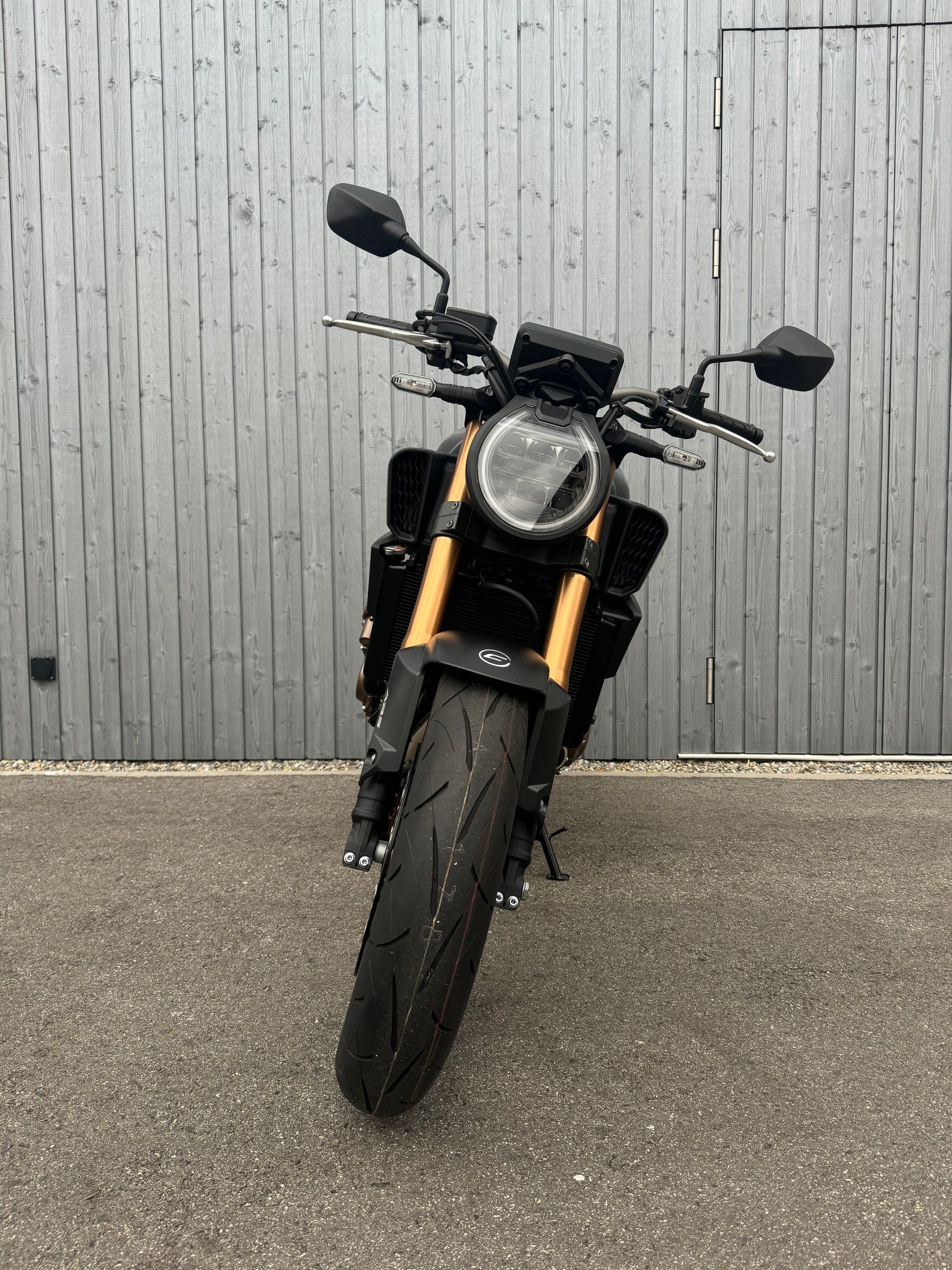 HONDA CB650R E-Clutch-image-2