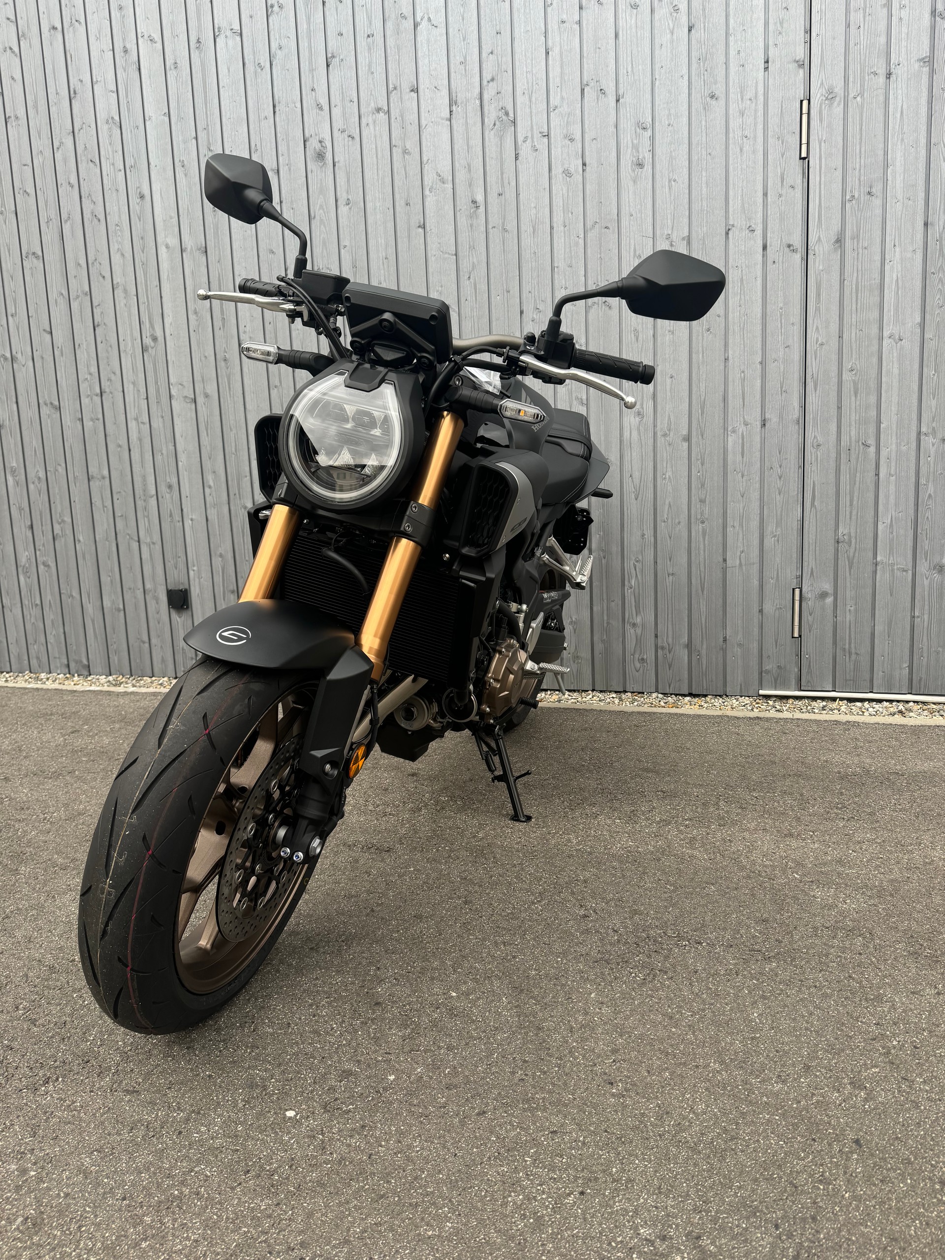 HONDA CB650R E-Clutch-image-3