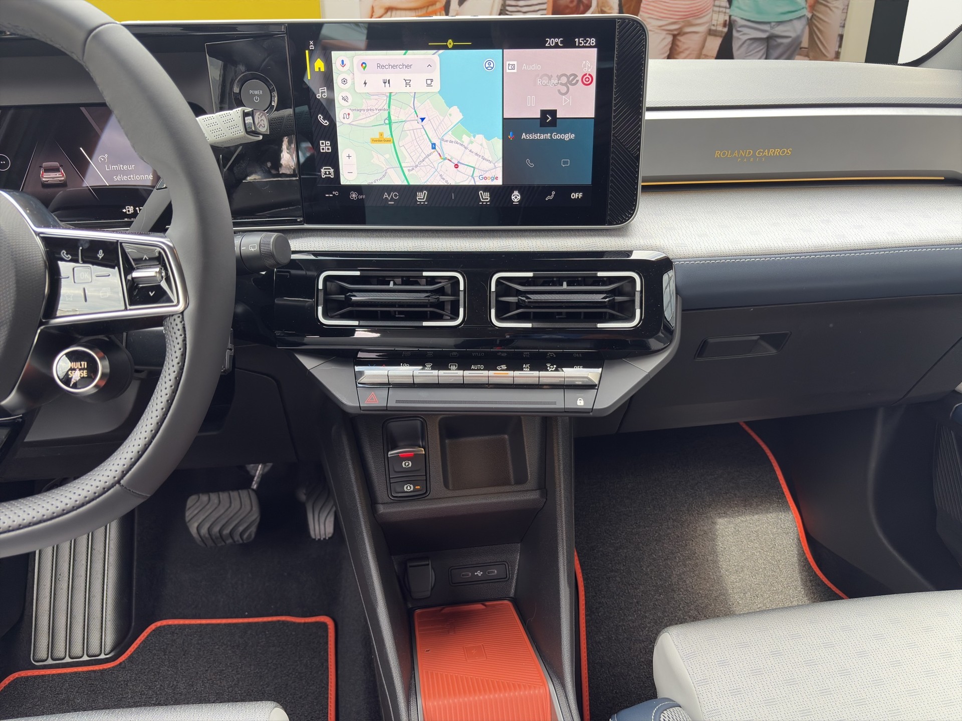 RENAULT R5 E-Tech Comfort Range 52 kWh Roland Garros-image-13